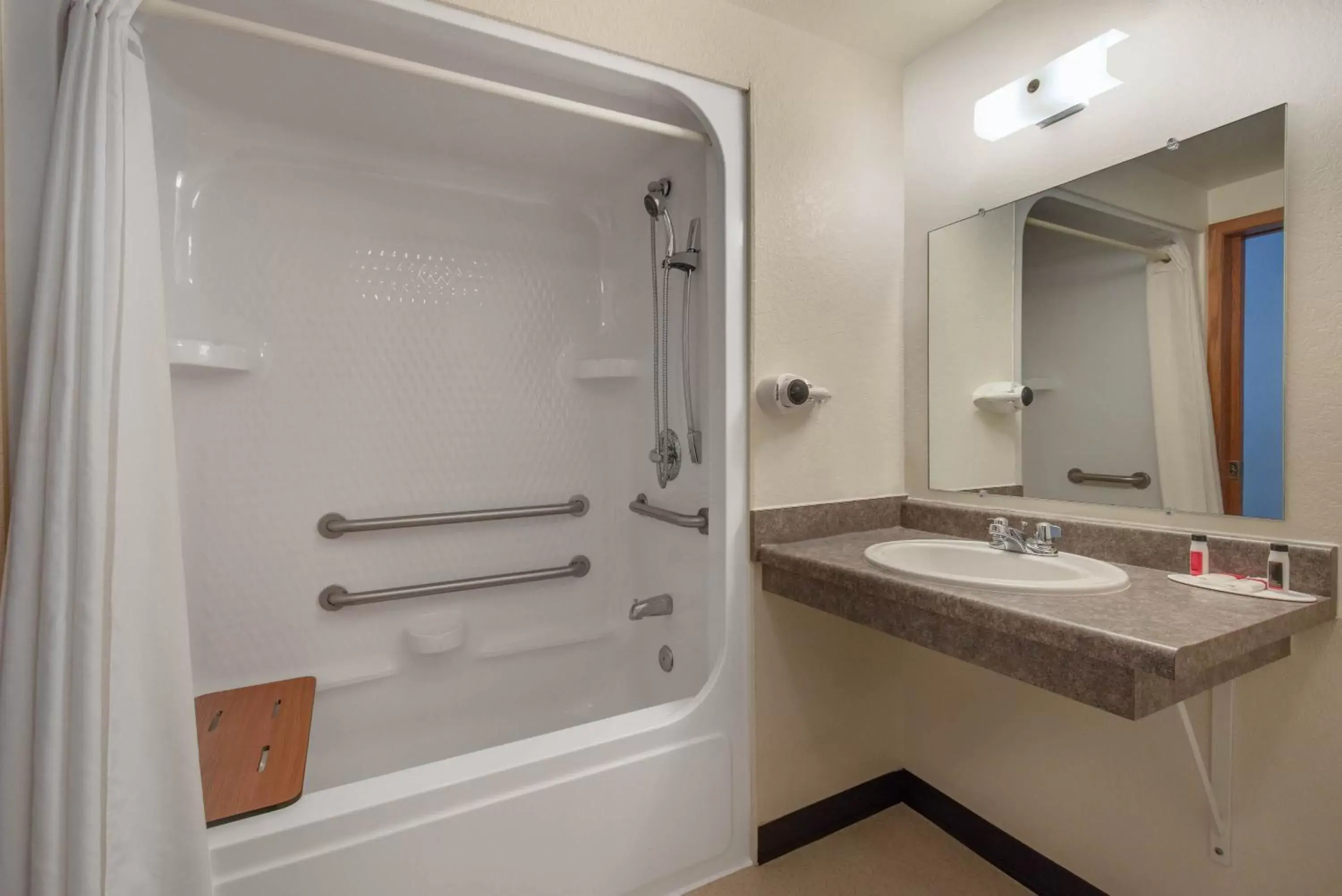 Shower, Bathroom in Super 8 by Wyndham Hill City/Mt Rushmore/ Area