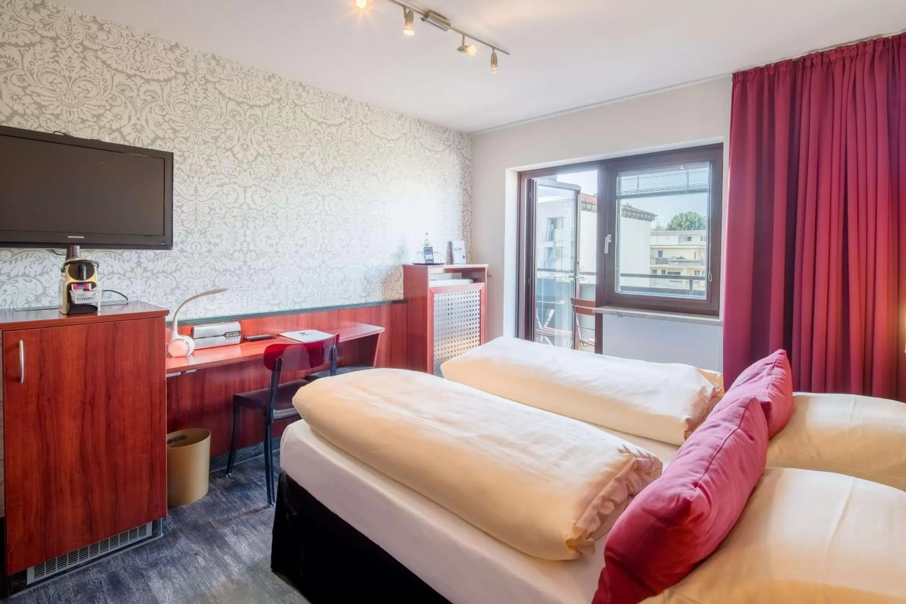 Bed in BEST WESTERN Hotel Würzburg-Süd
