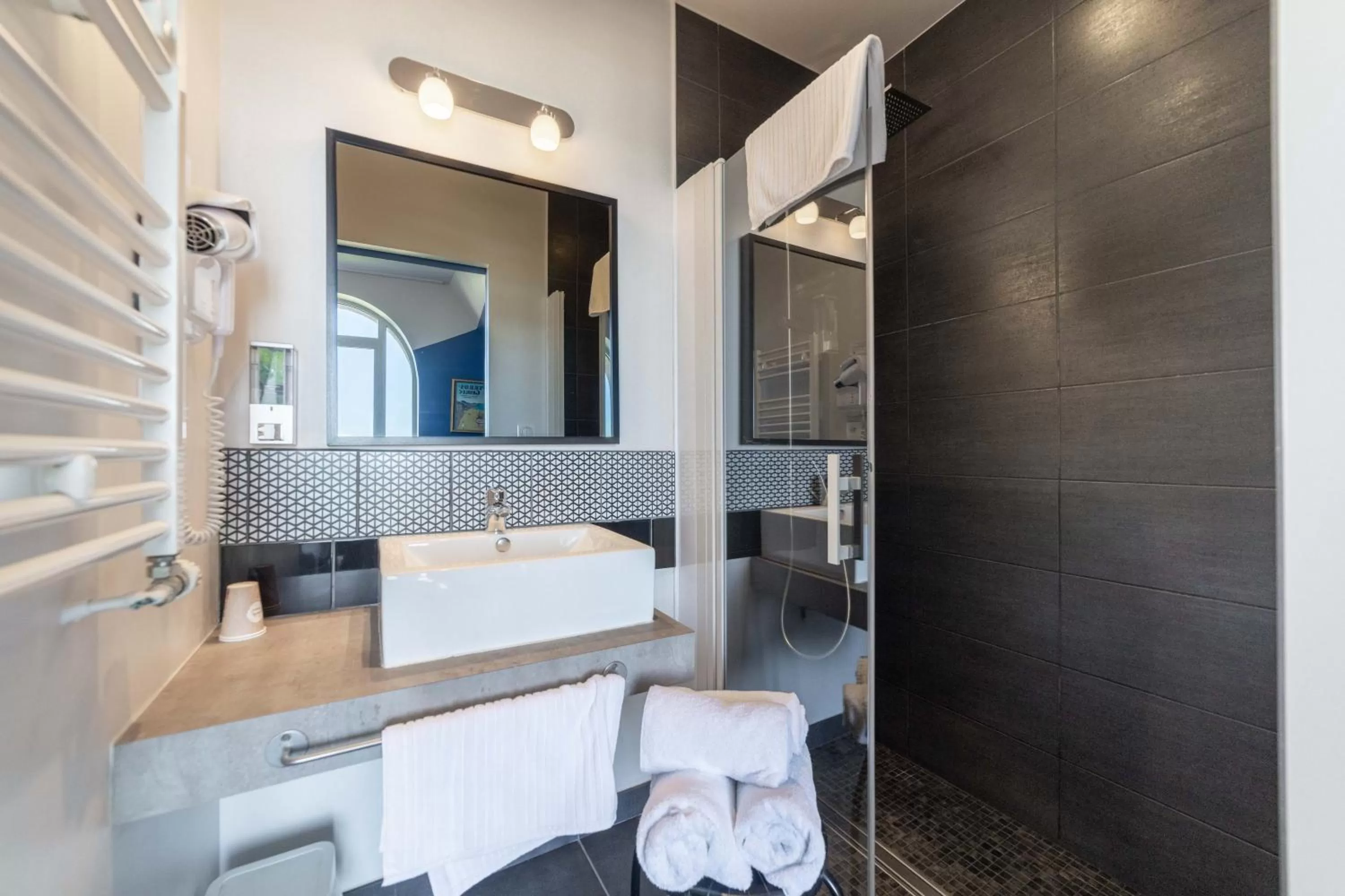 Shower in Logis Hôtel Ker Mor