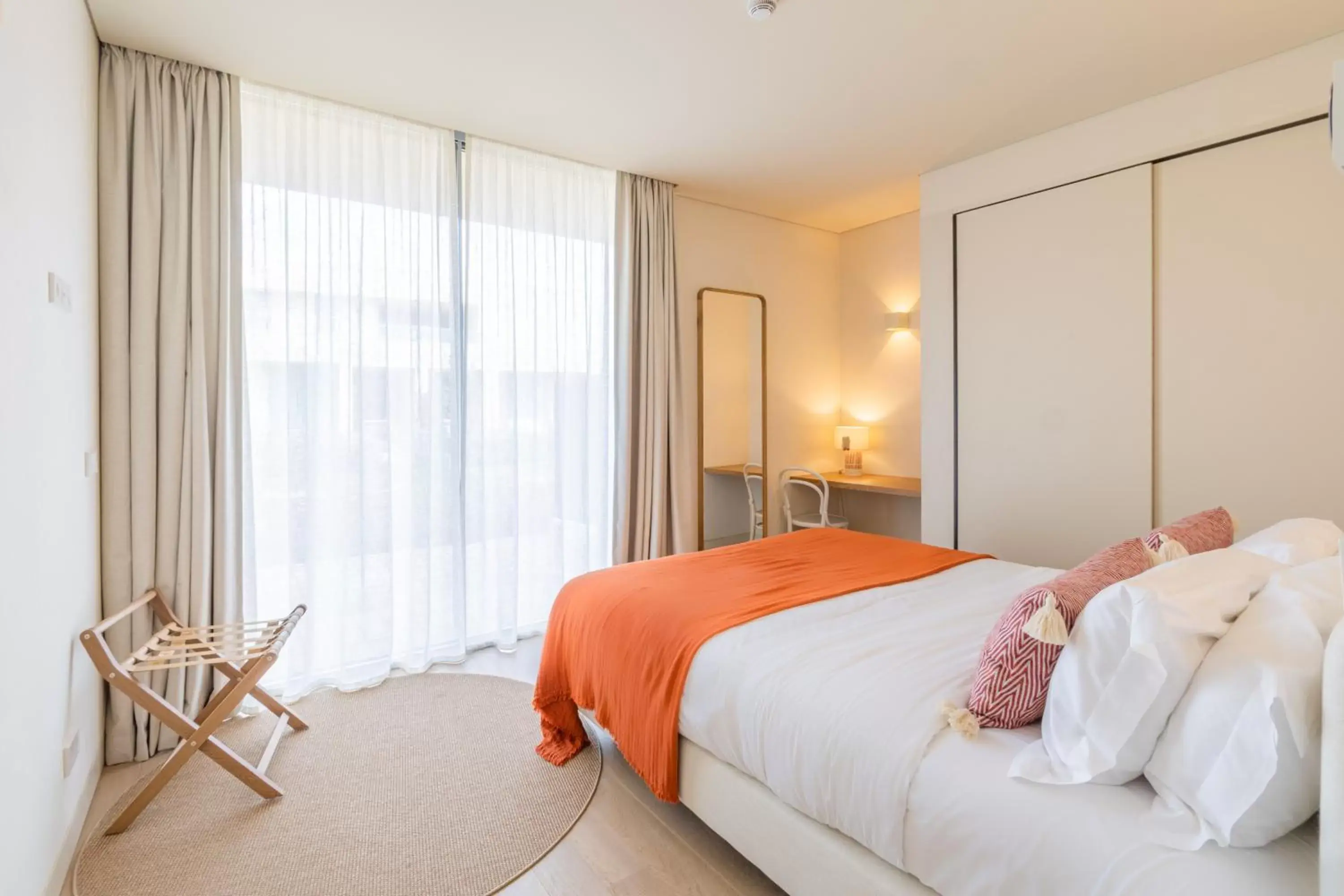 Bedroom, Bed in White Shell Beach Villas Bedroom, Bed in White Shell Beach Villas