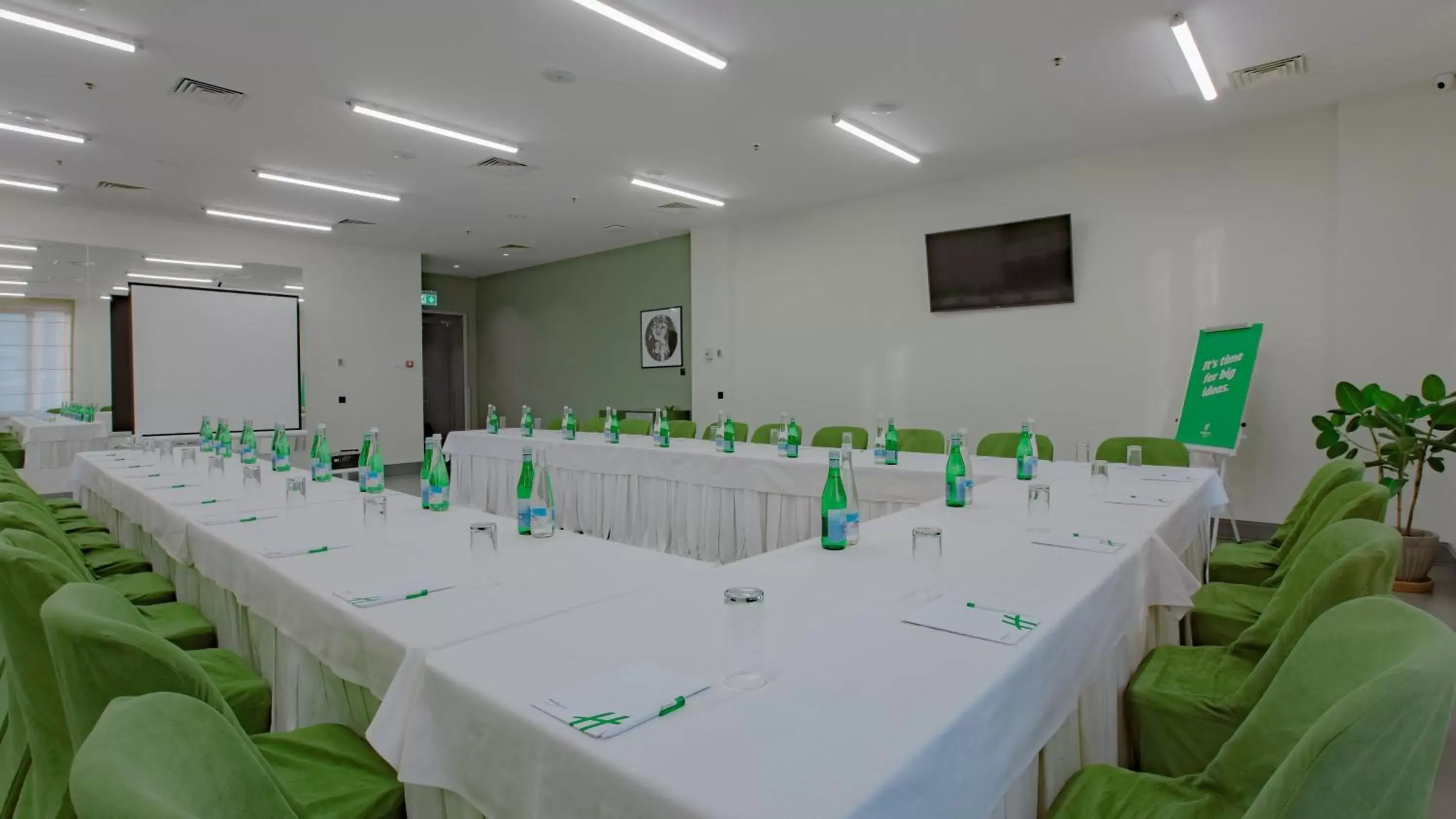 Meeting/conference room in Holiday Inn Telavi, an IHG Hotel