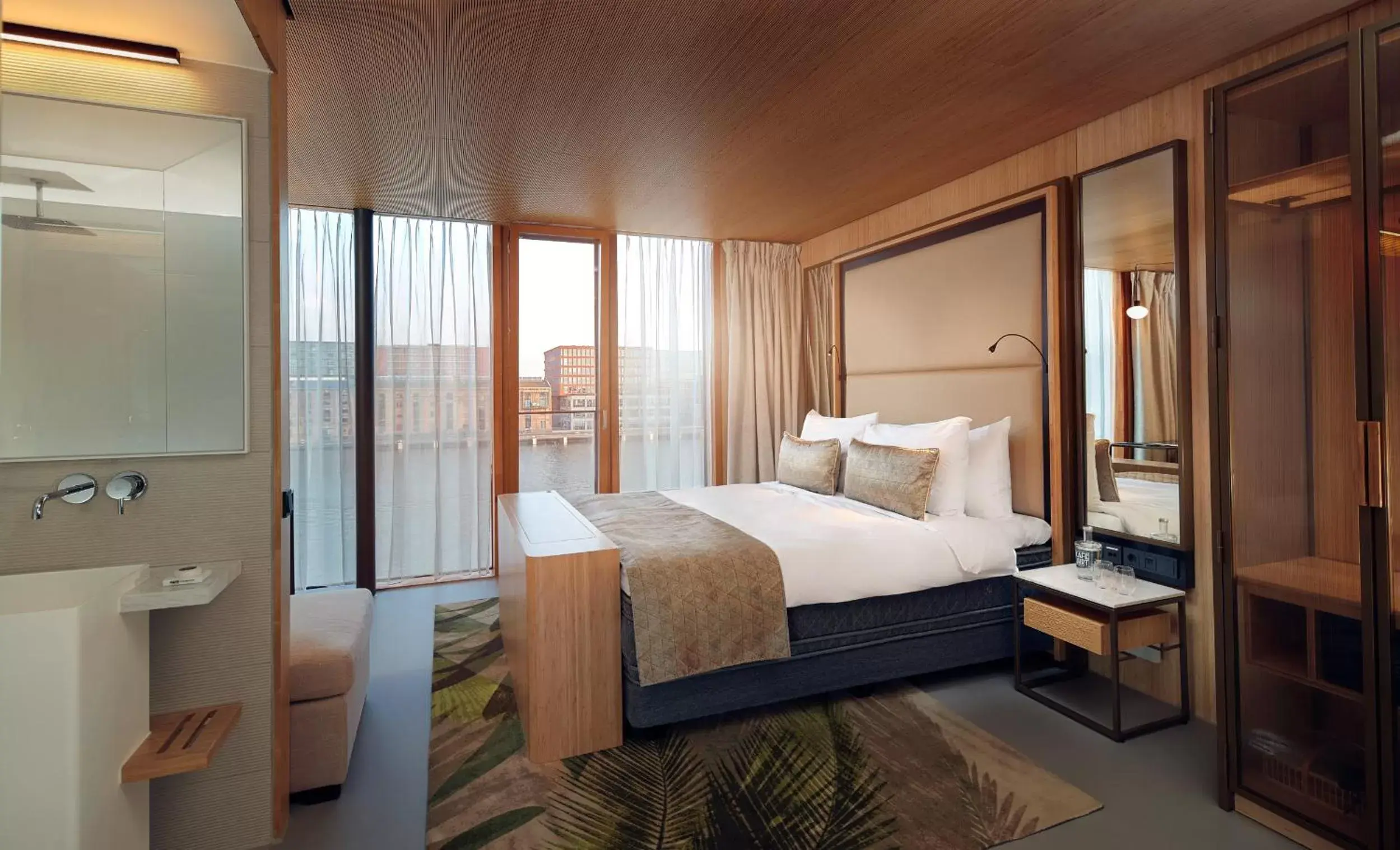Bedroom, Bed in Hotel Jakarta Amsterdam