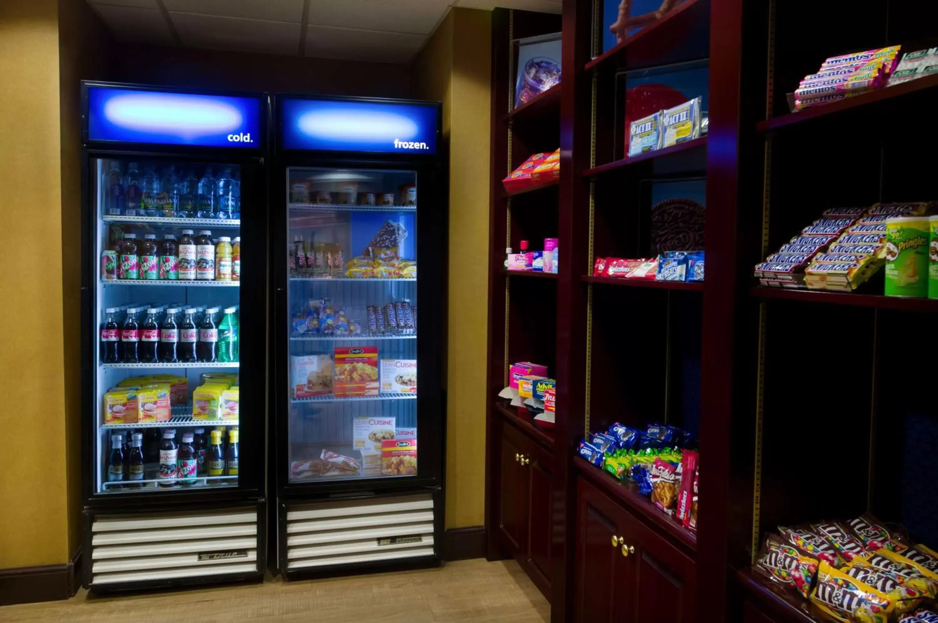 Restaurant/places to eat in Hampton Inn Stow Restaurant/places to eat in Hampton Inn Stow