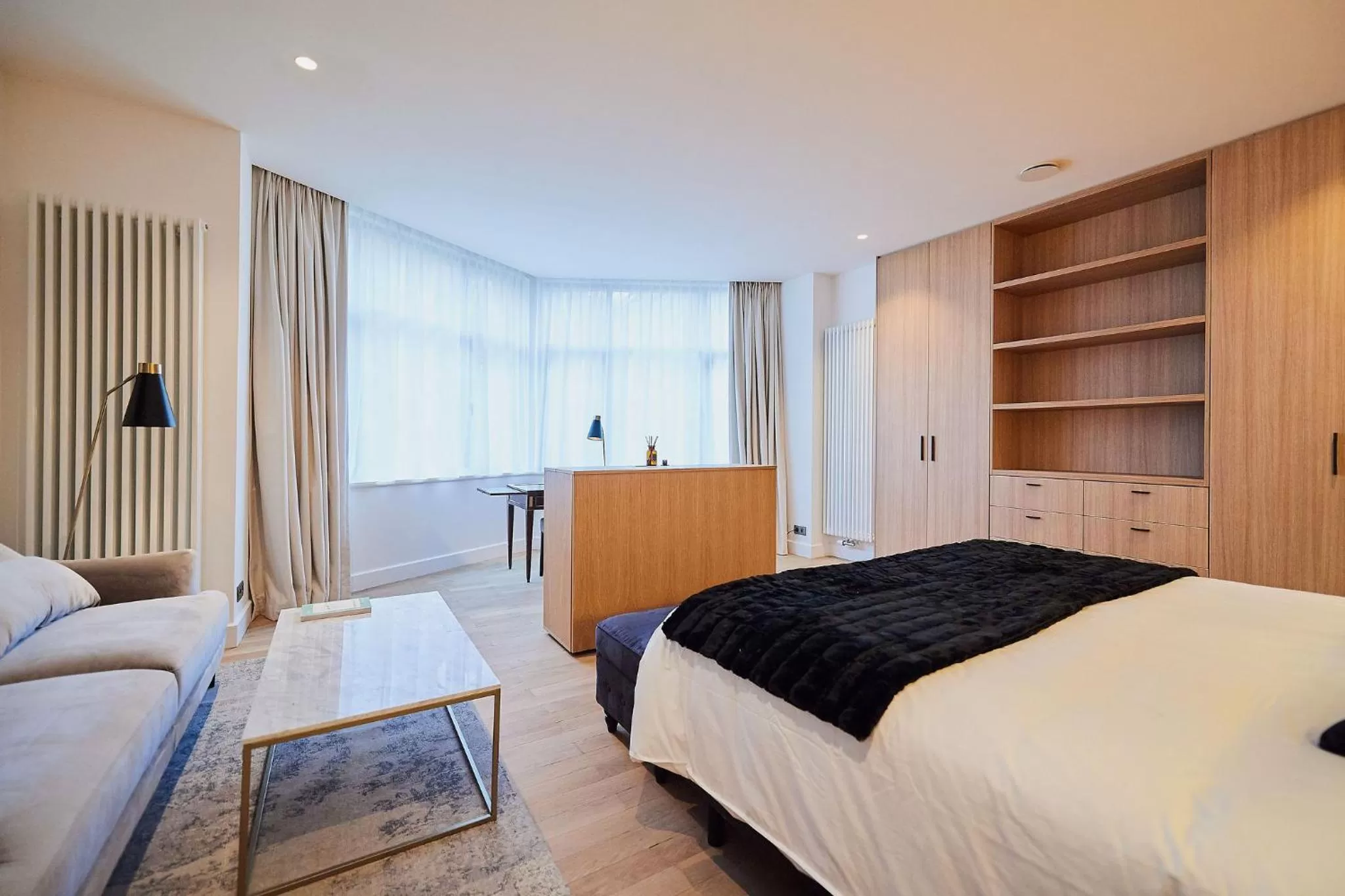 Photo of the whole room, Bed in B&B Suites 124