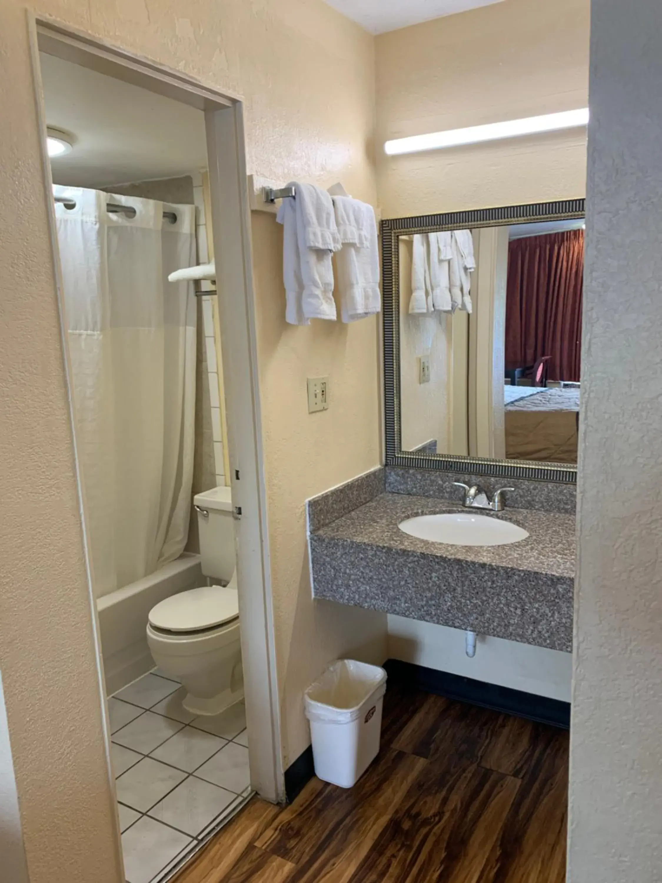 Shower, Bathroom in Country Hearth Inn & Suites Cartersville