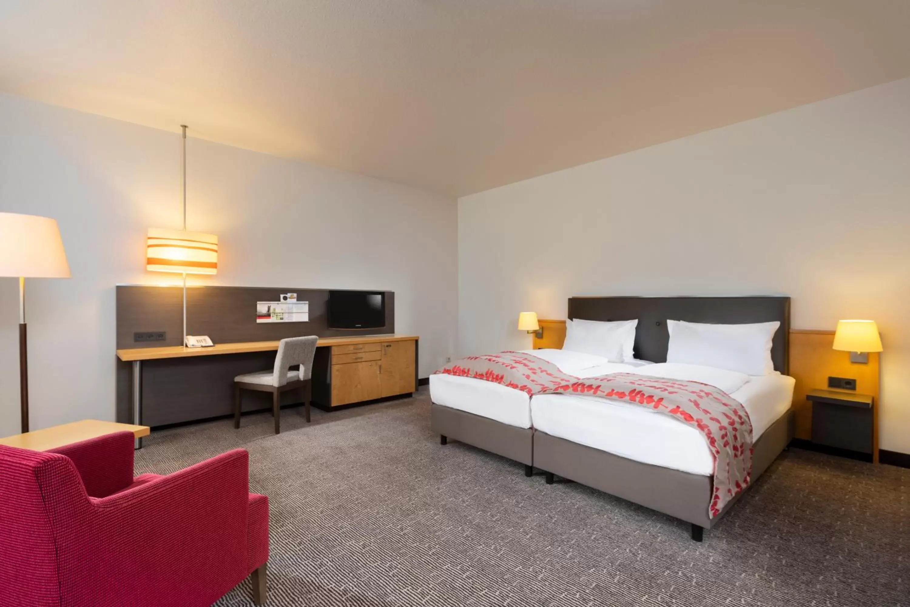 Photo of the whole room, Bed in Holiday Inn Frankfurt Airport - Neu-Isenburg, an IHG Hotel