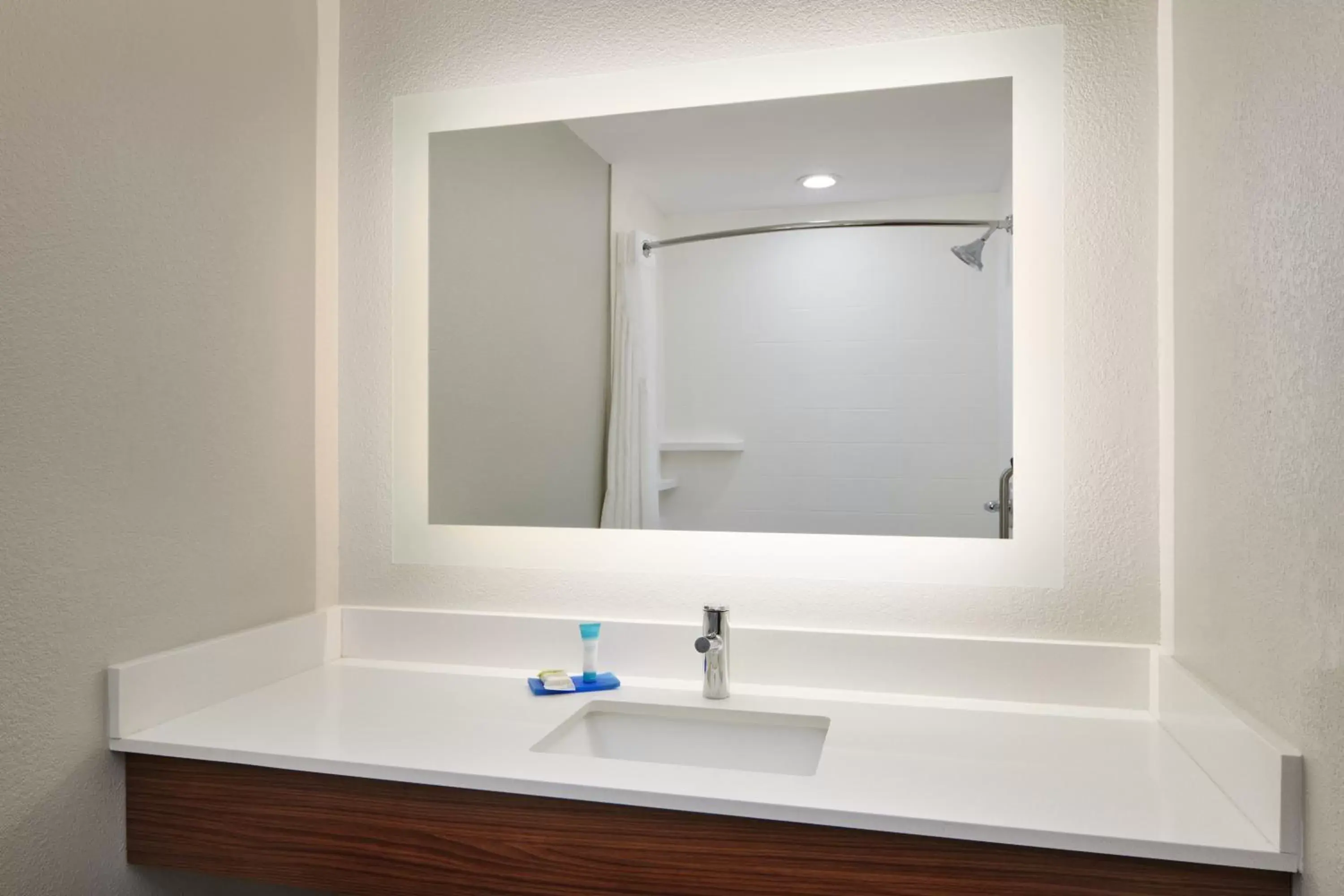 Photo of the whole room in Holiday Inn Express & Suites Bonifay by IHG Photo of the whole room in Holiday Inn Express & Suites Bonifay by IHG