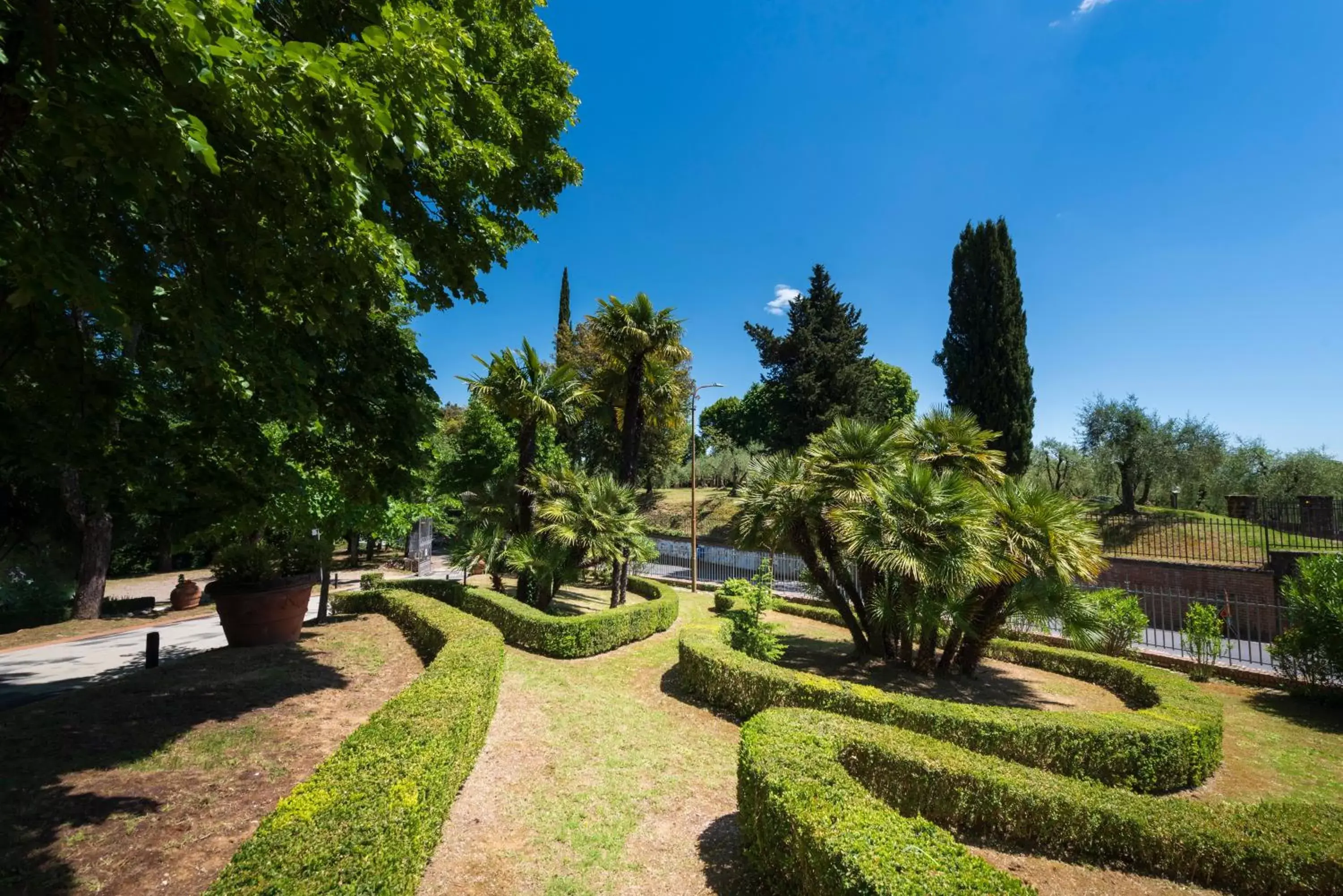 Garden in Villa Scacciapensieri Boutique Hotel