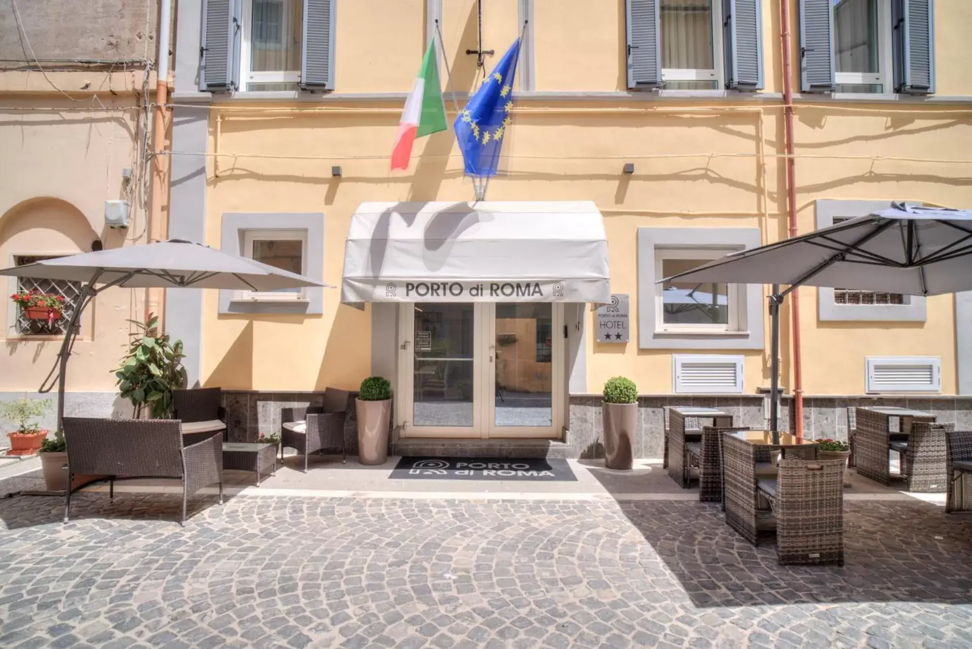 Property building in Hotel Porto Di Roma