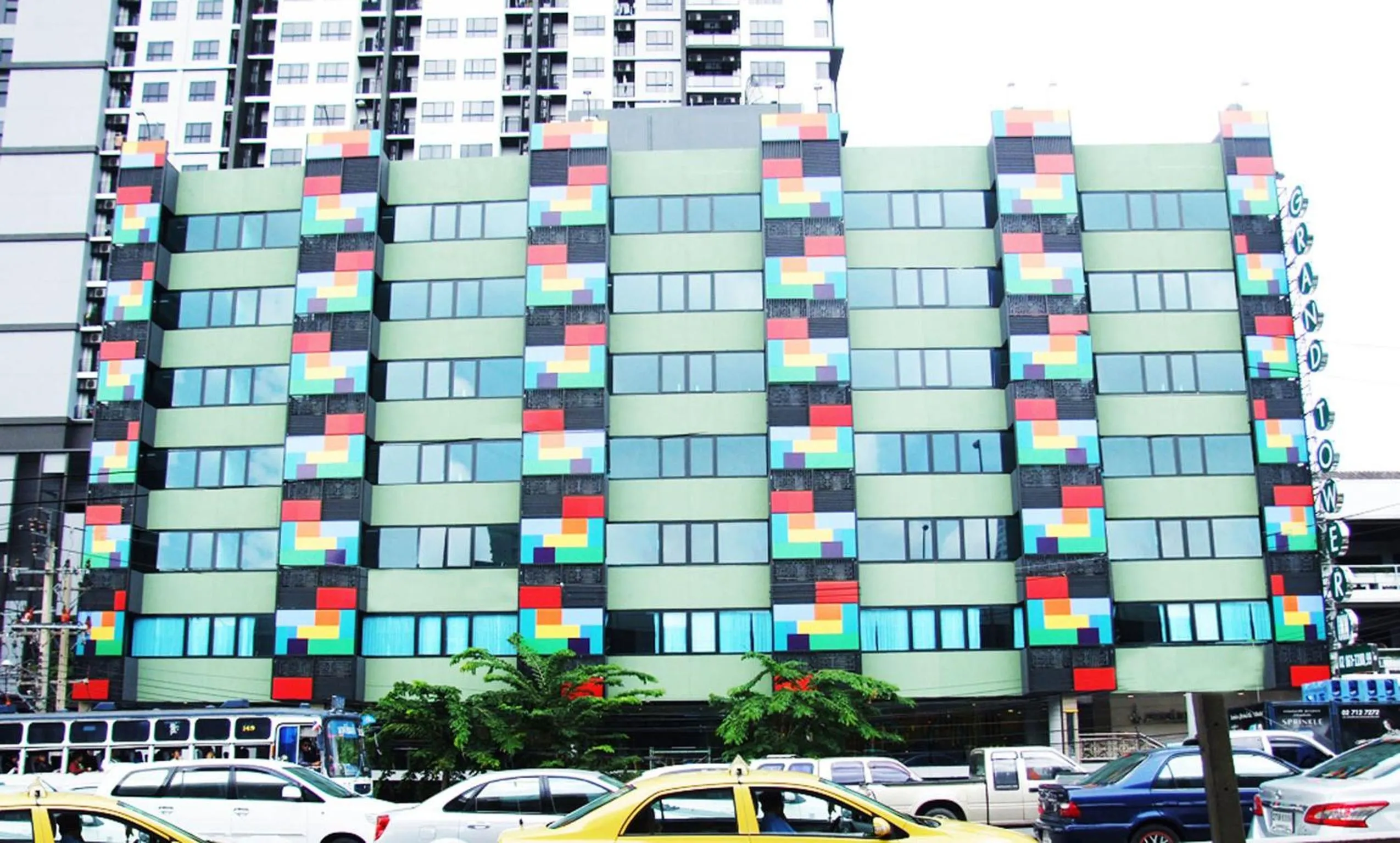 Facade/entrance in Grand Tower Inn Sathorn Hotel