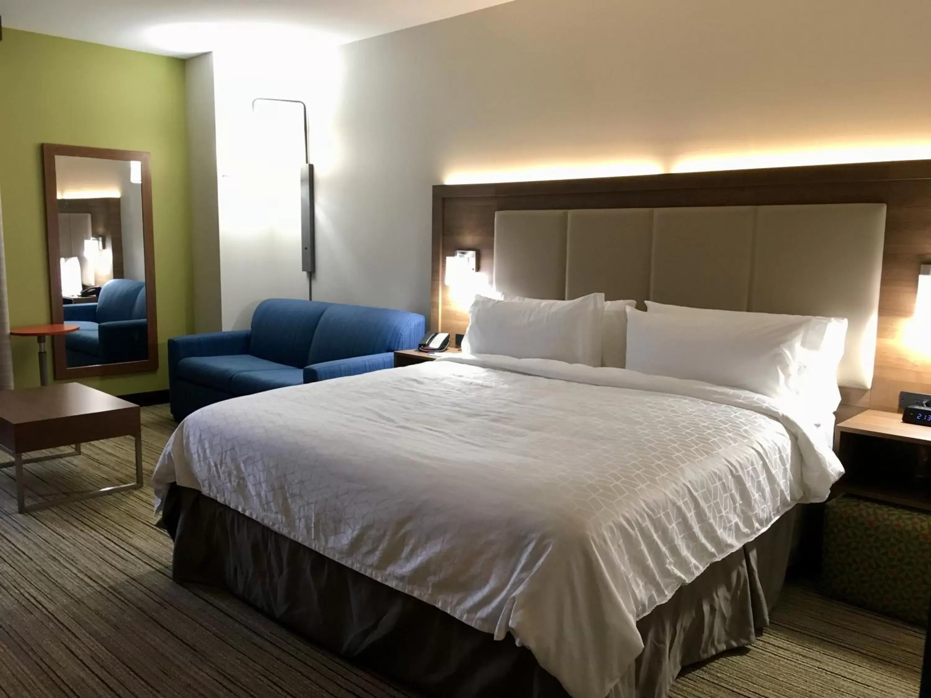 Photo of the whole room, Bed in Holiday Inn Express - Grand Island, an IHG Hotel