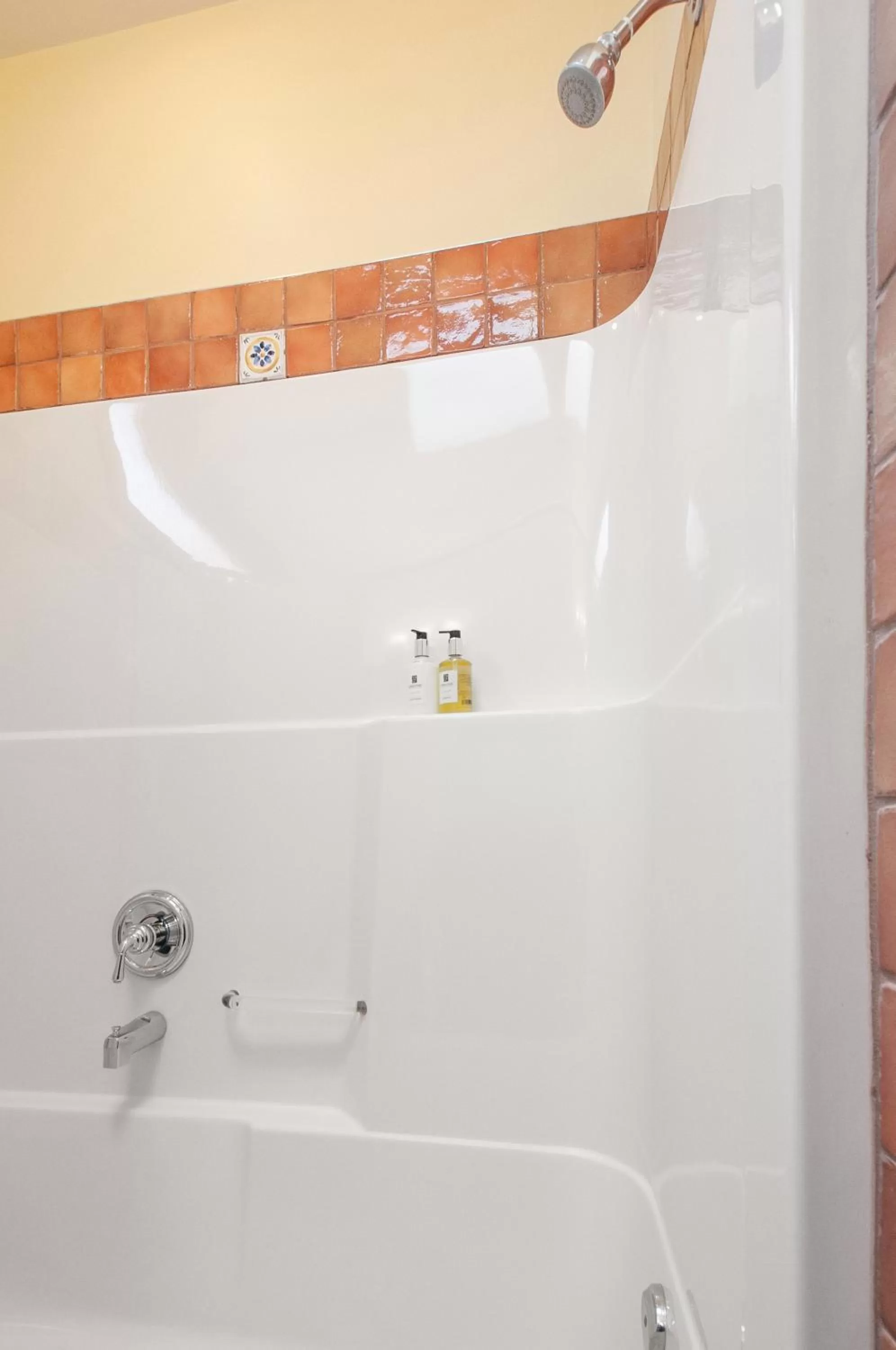 Shower in Casa Grande Inn & Suites