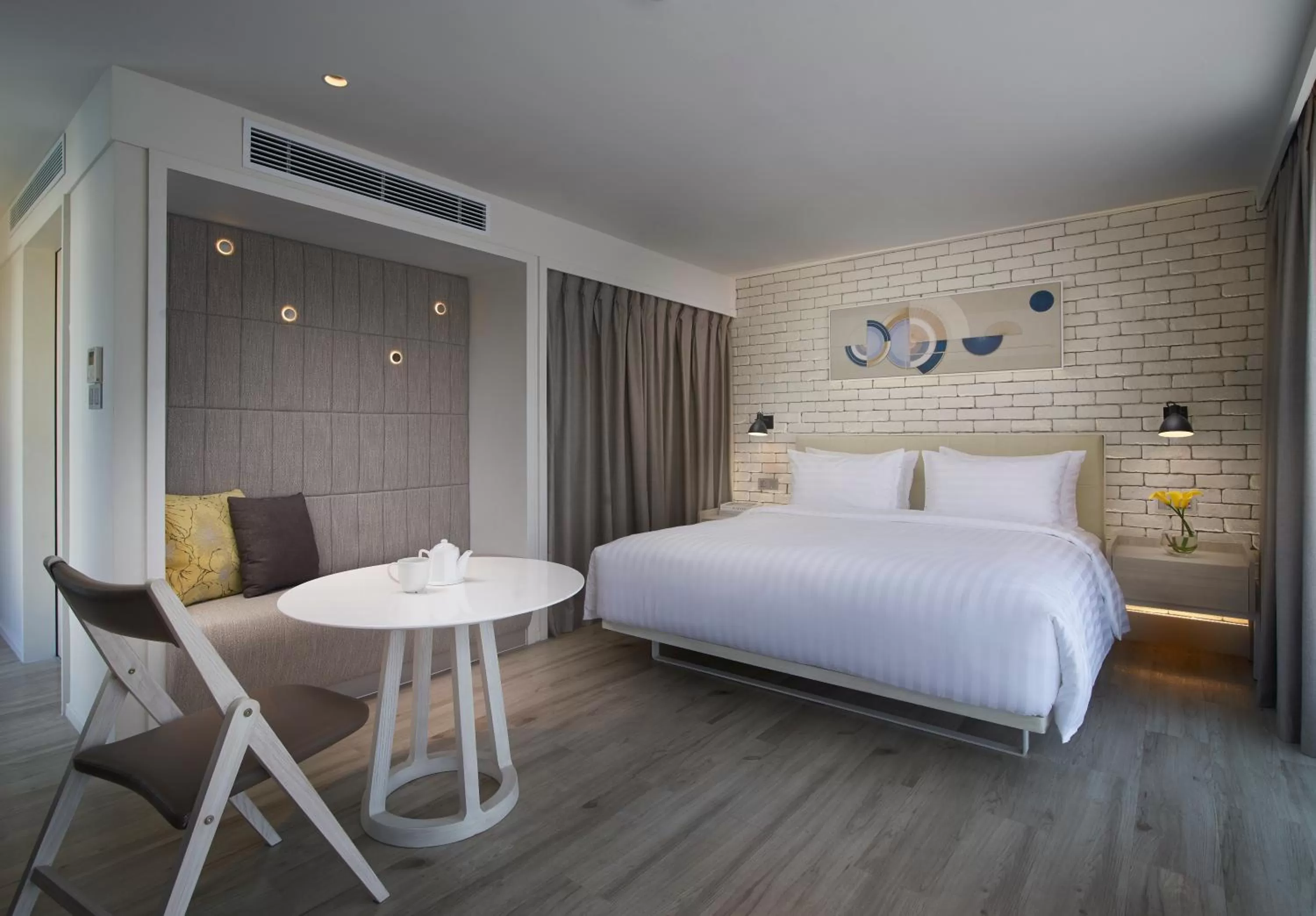 Photo of the whole room, Bed in Shama Yen-Akat Bangkok