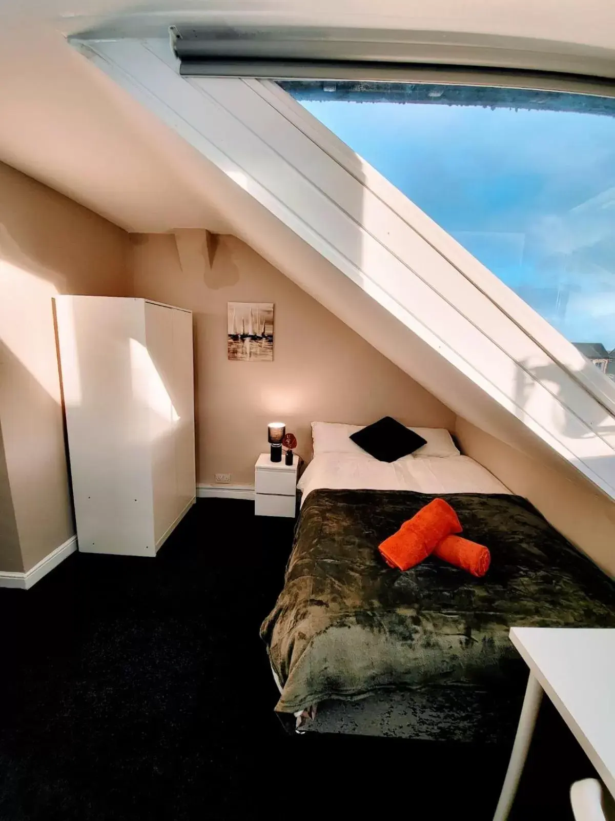 Bed in Easy Living Nottingham - Burns Street