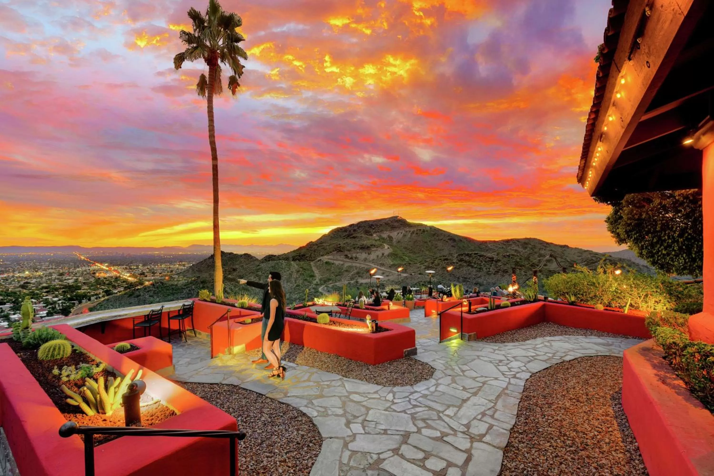 Restaurant/places to eat in Hilton Phoenix Tapatio Cliffs Resort