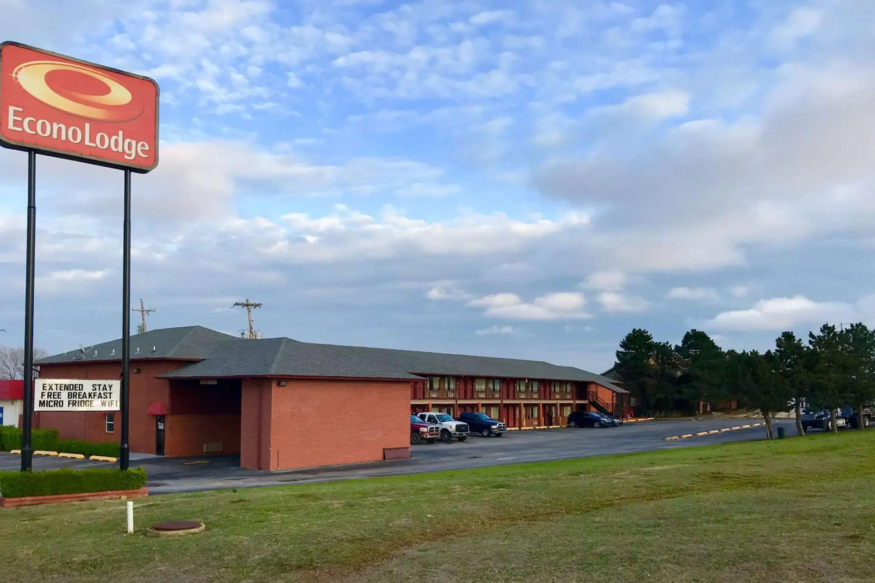 Property Building in Econo Lodge Purcell