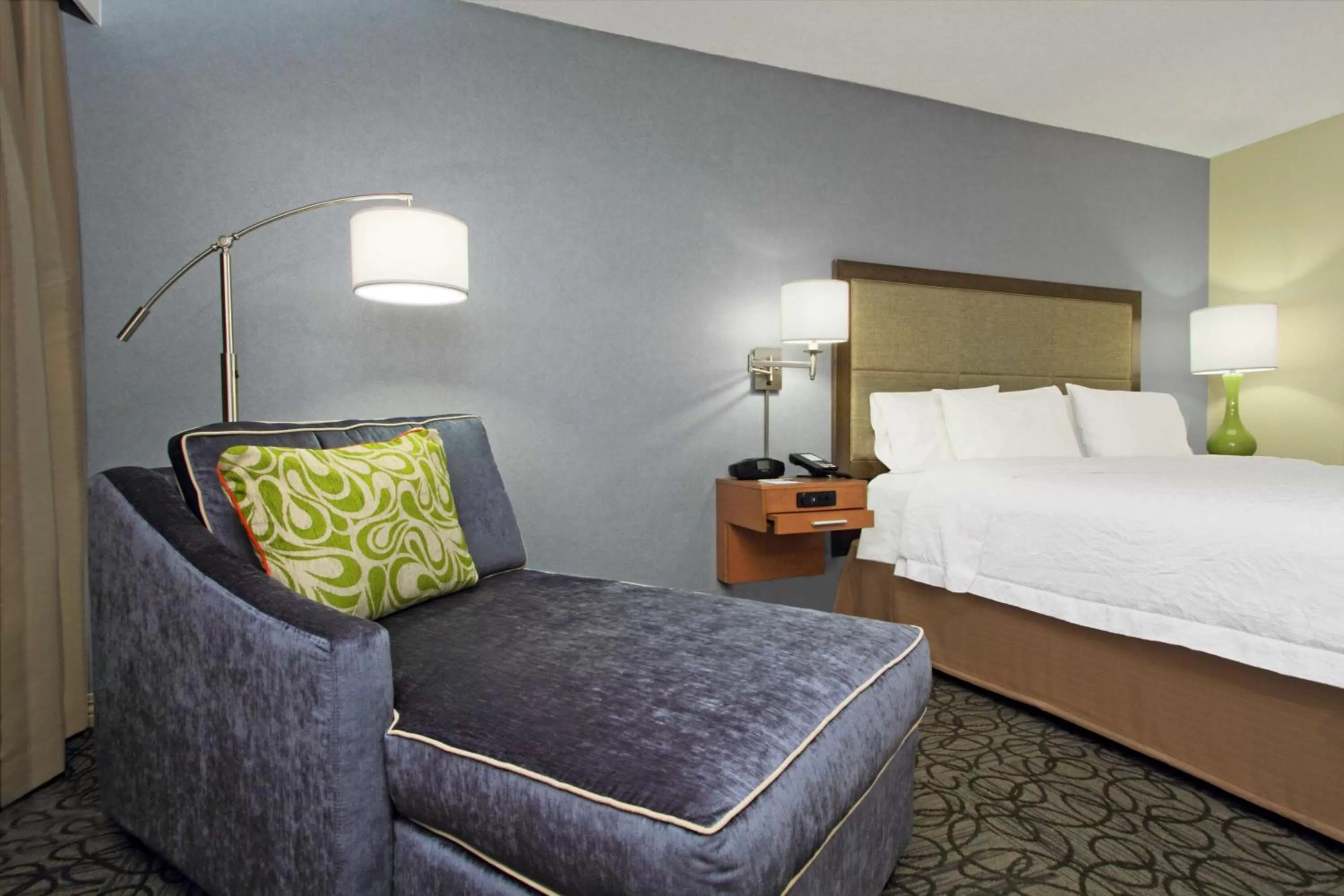 Bed in Hampton by Hilton Austin South - I-35 & Ben White