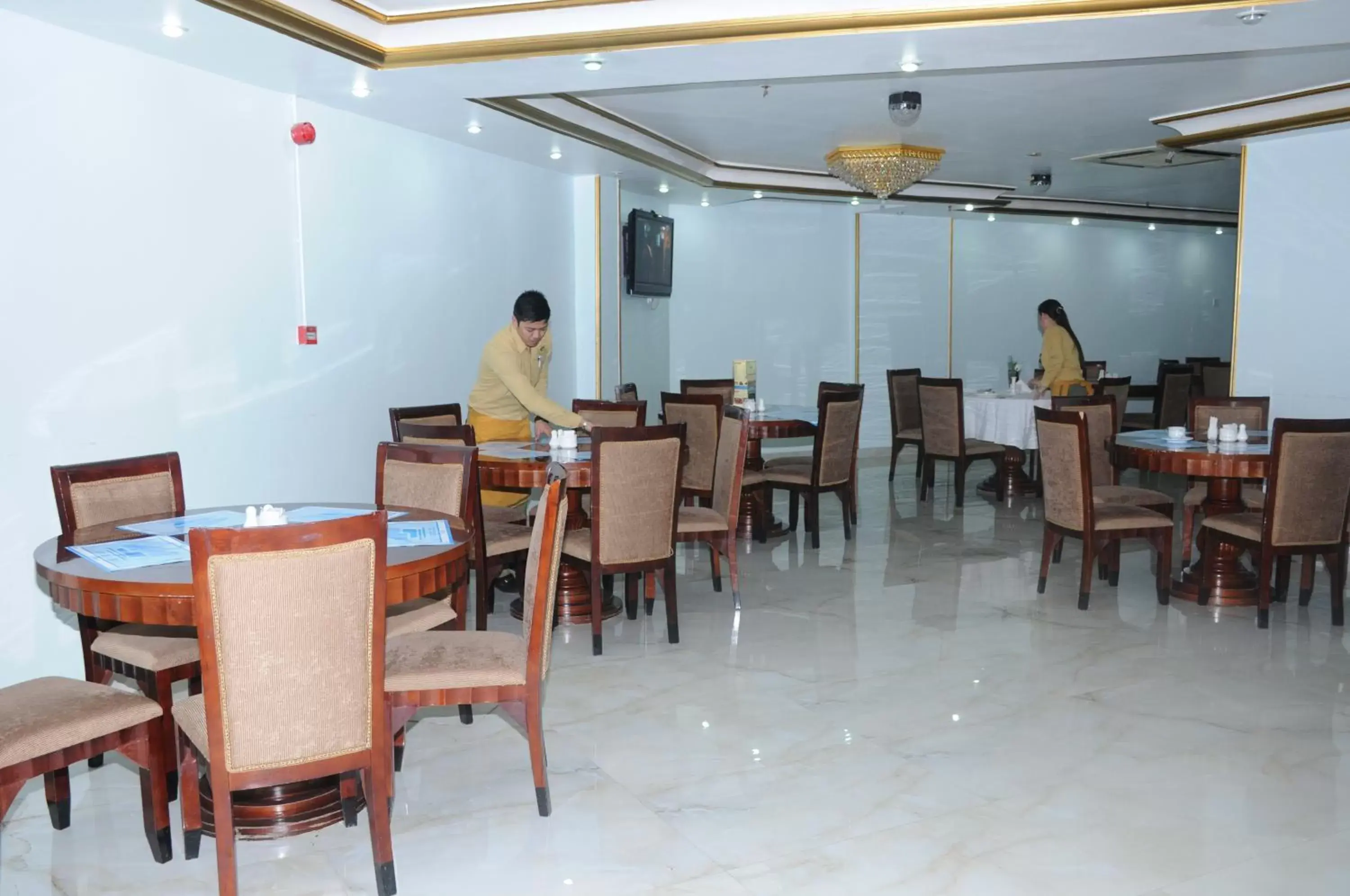 Restaurant/Places to Eat in Continental Suite farwaniya