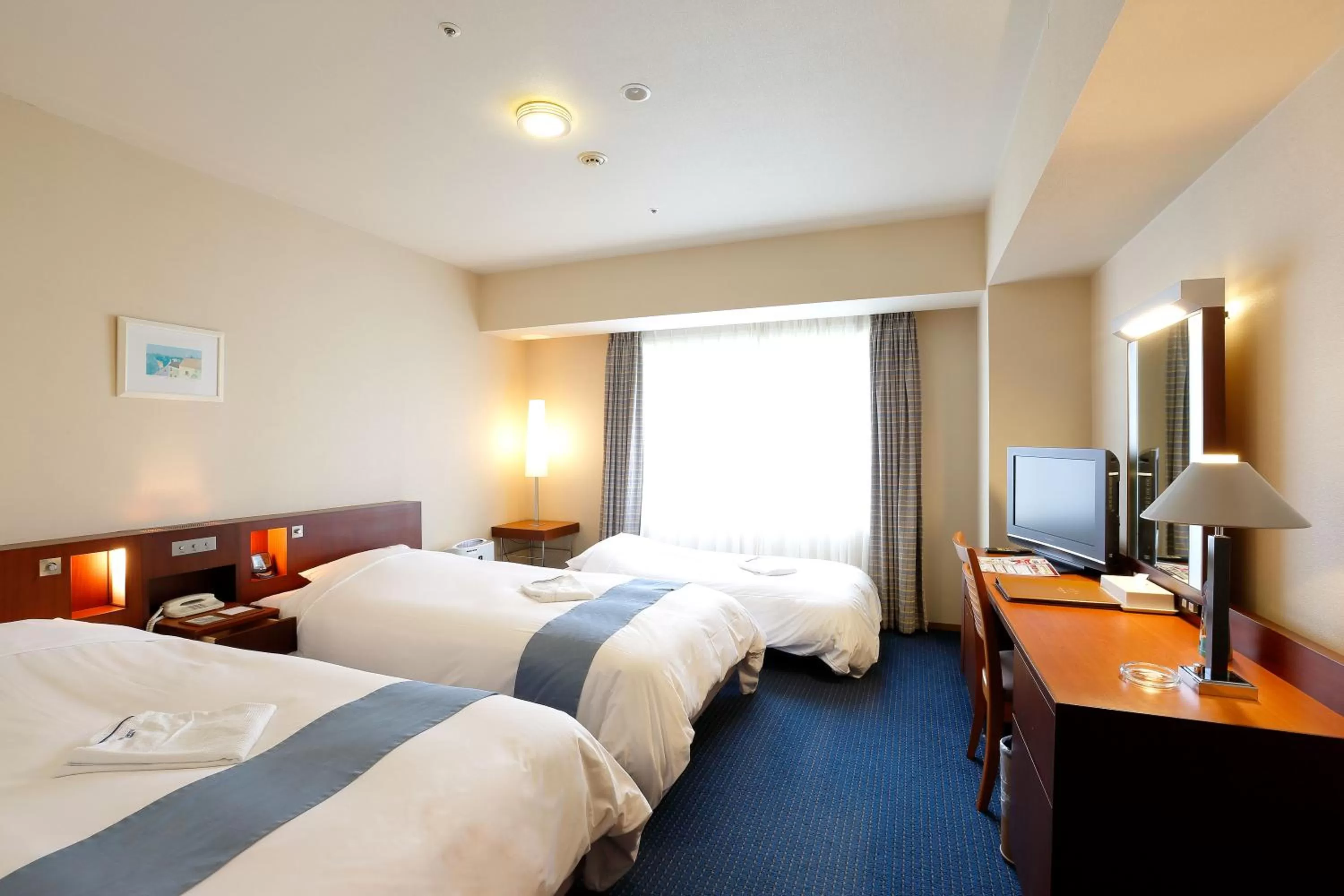 Day, Bed in Keisei Hotel Miramare