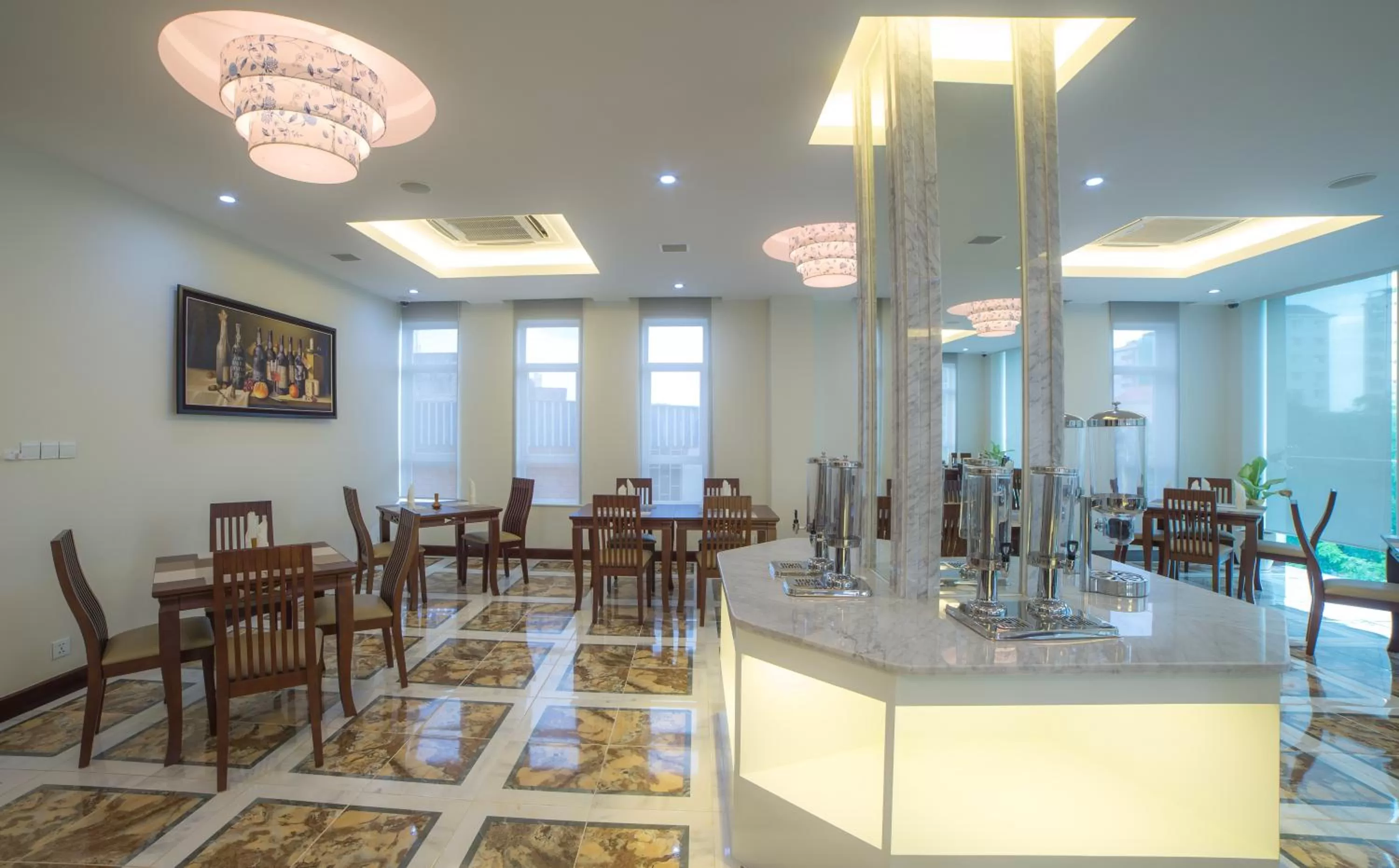 Restaurant/places to eat in Phnom Penh Katari Hotel