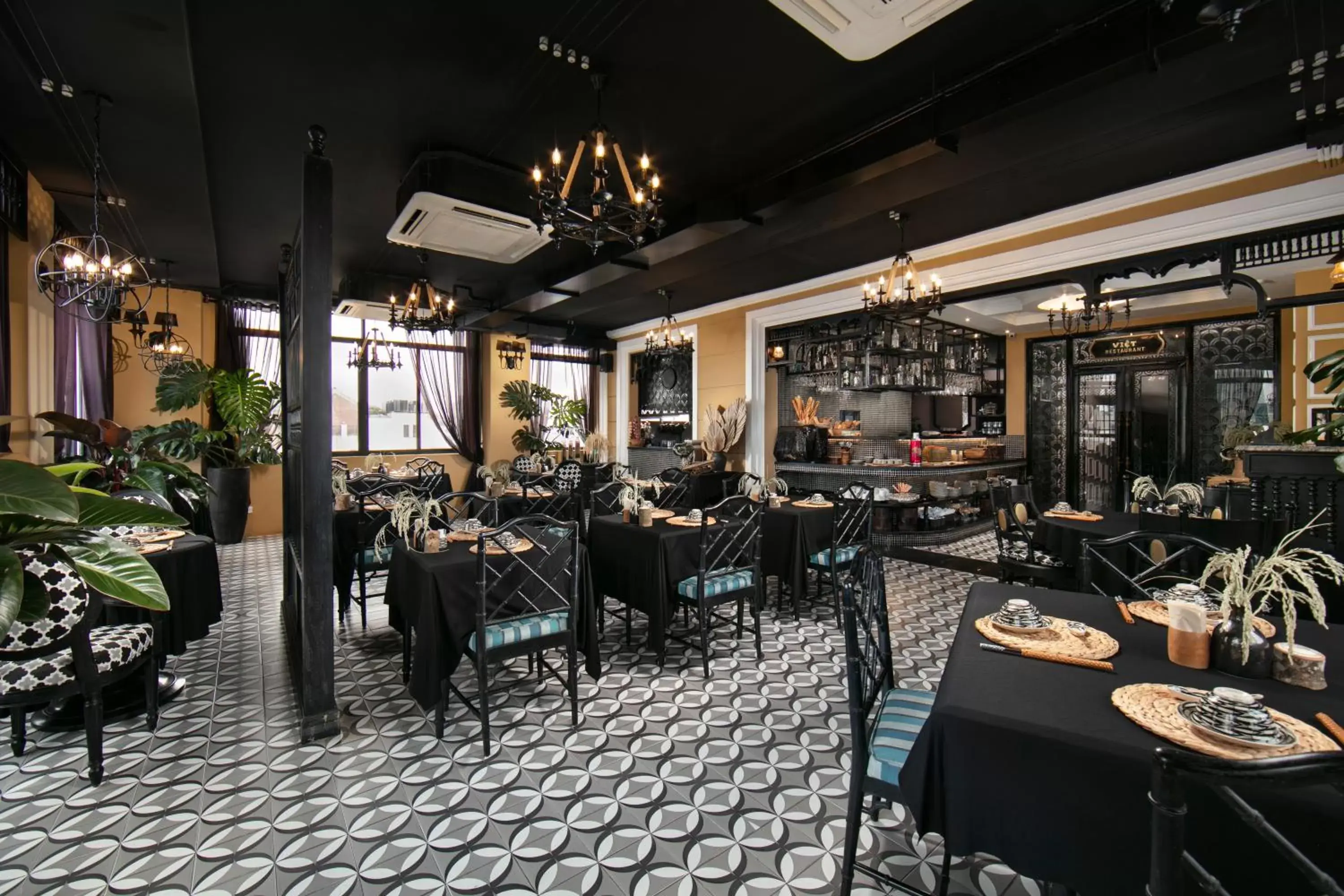 Restaurant/places to eat in JM Marvel Hotel & Spa Restaurant/places to eat in JM Marvel Hotel & Spa