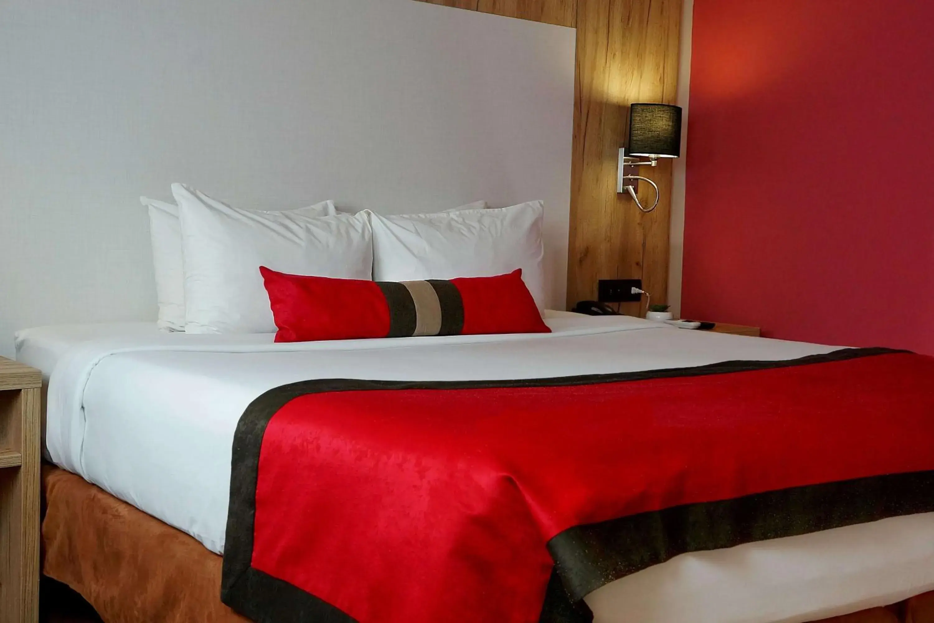 Photo of the whole room, Bed in Ramada by Wyndham Panama Via Argentina Photo of the whole room, Bed in Ramada by Wyndham Panama Via Argentina