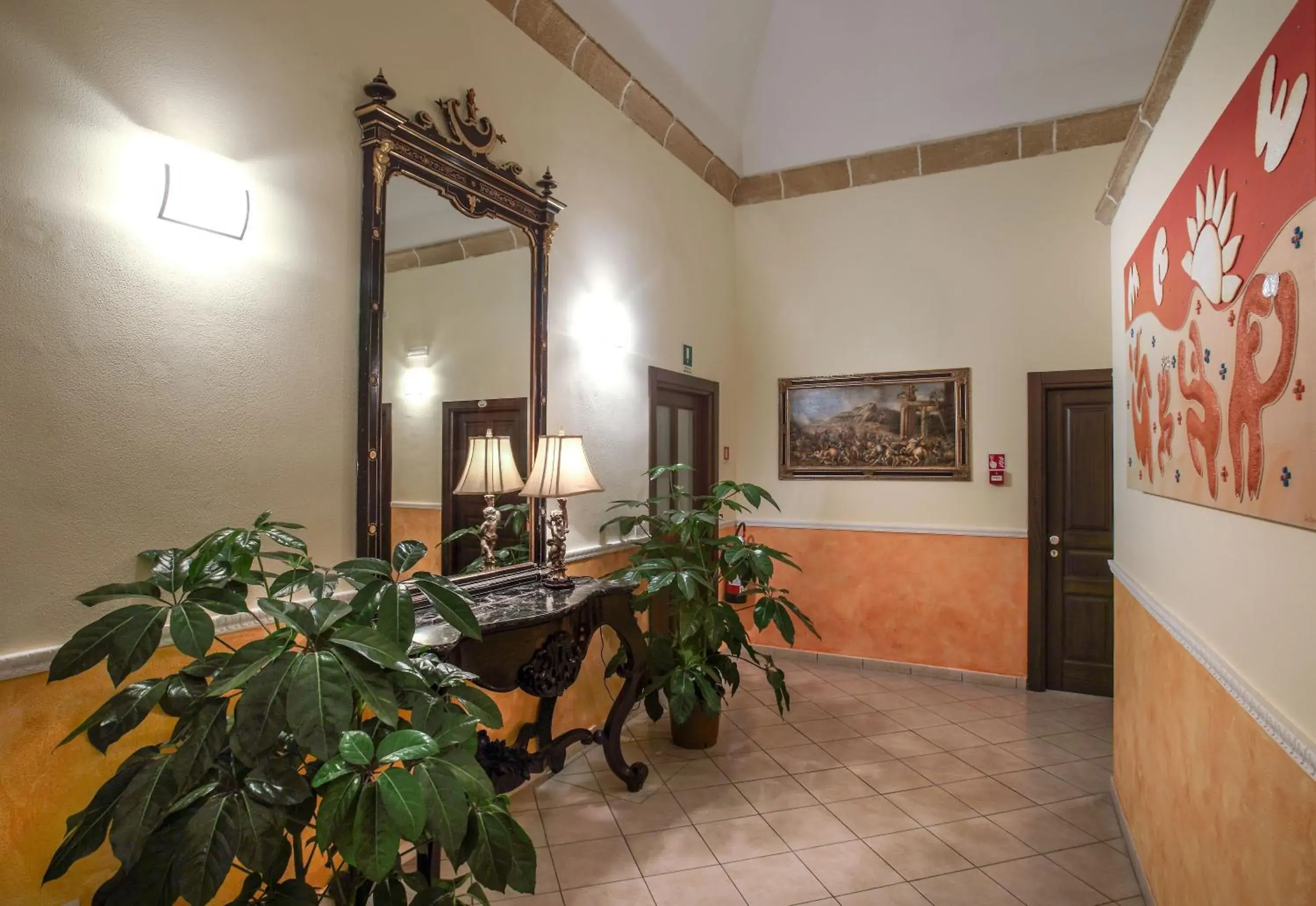 Decorative detail in Al Pescatore Hotel & Restaurant Decorative detail in Al Pescatore Hotel & Restaurant