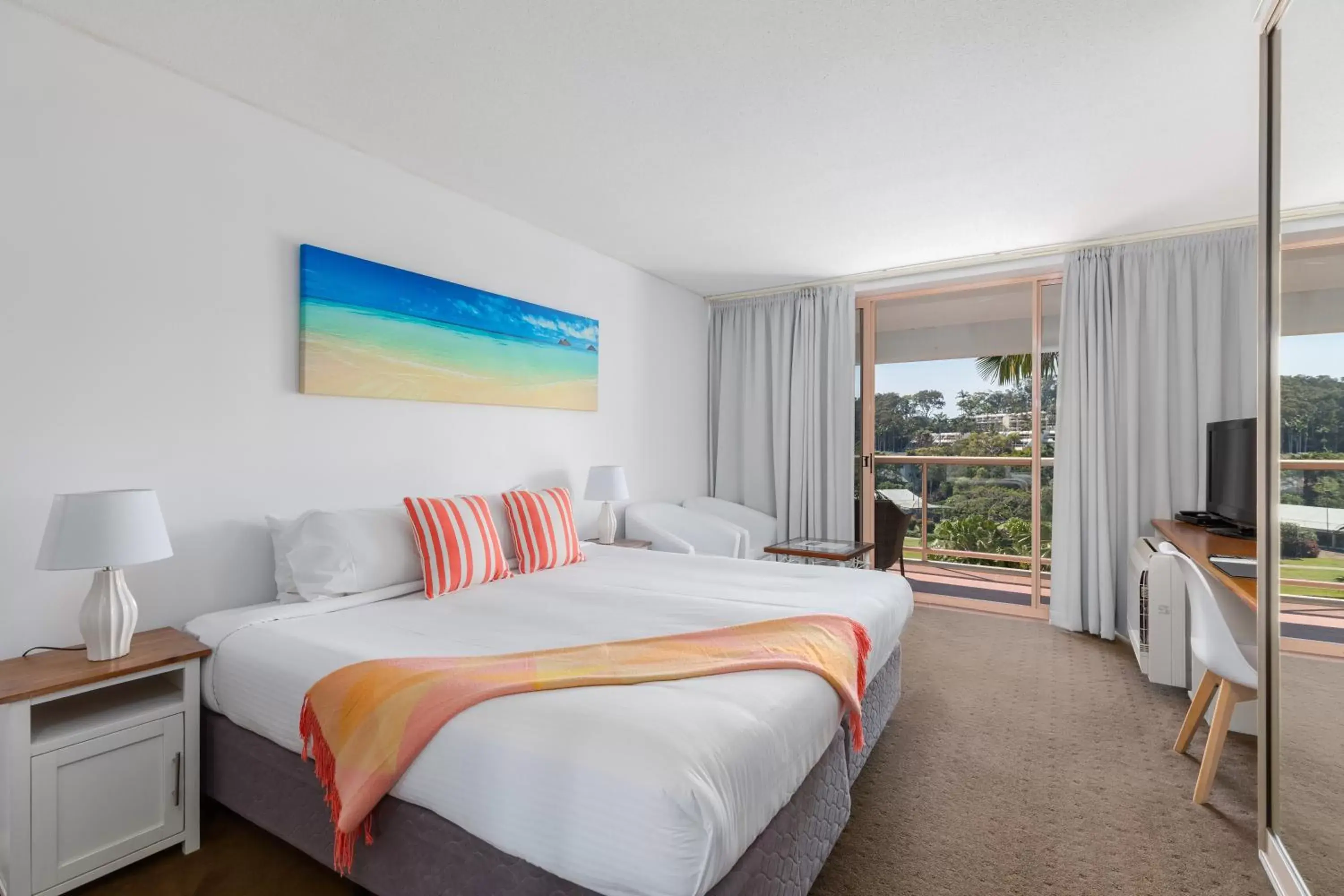 Bedroom, Bed in Charlesworth Bay Beach Resort