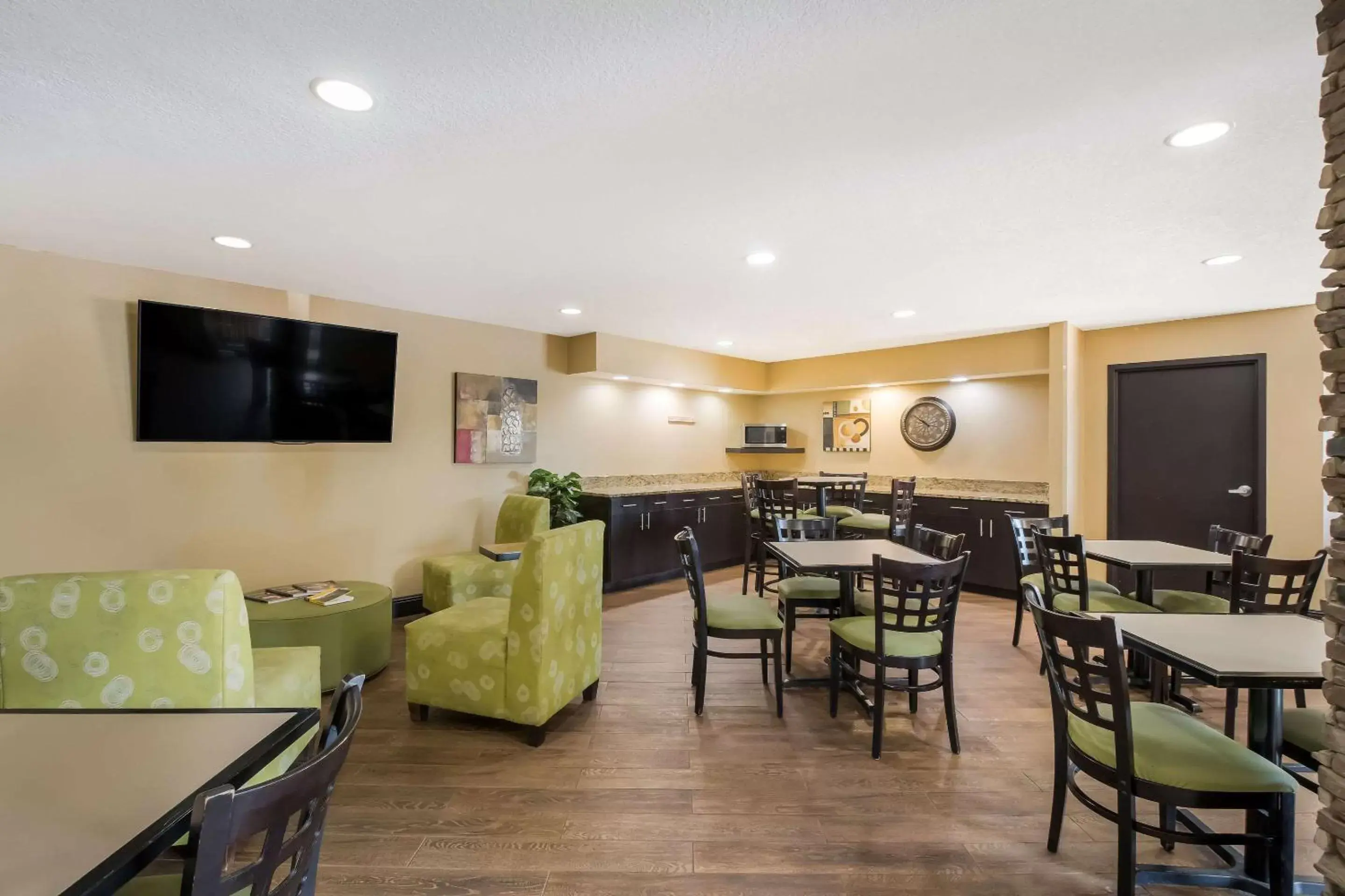 Breakfast, Restaurant/Places to Eat in MainStay Suites Chattanooga Hamilton Place