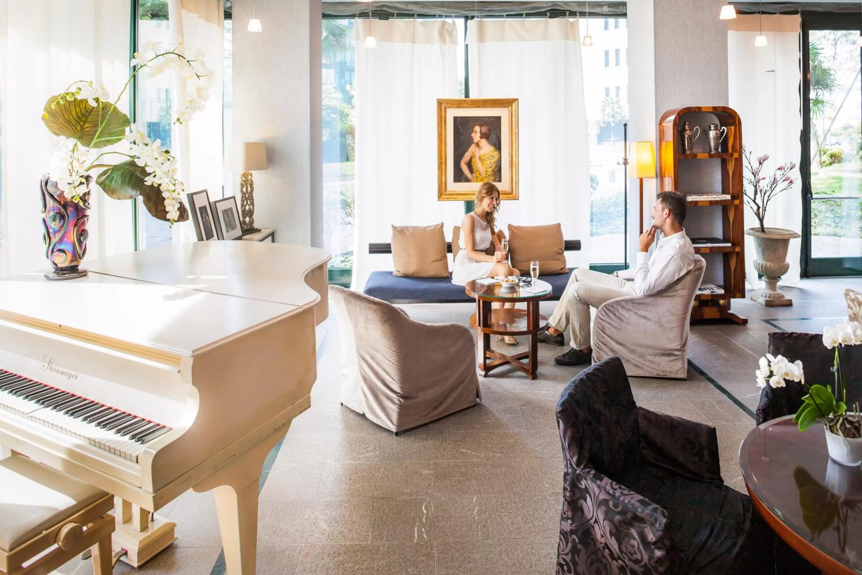 Lounge or bar in Cosmo Hotel Torri