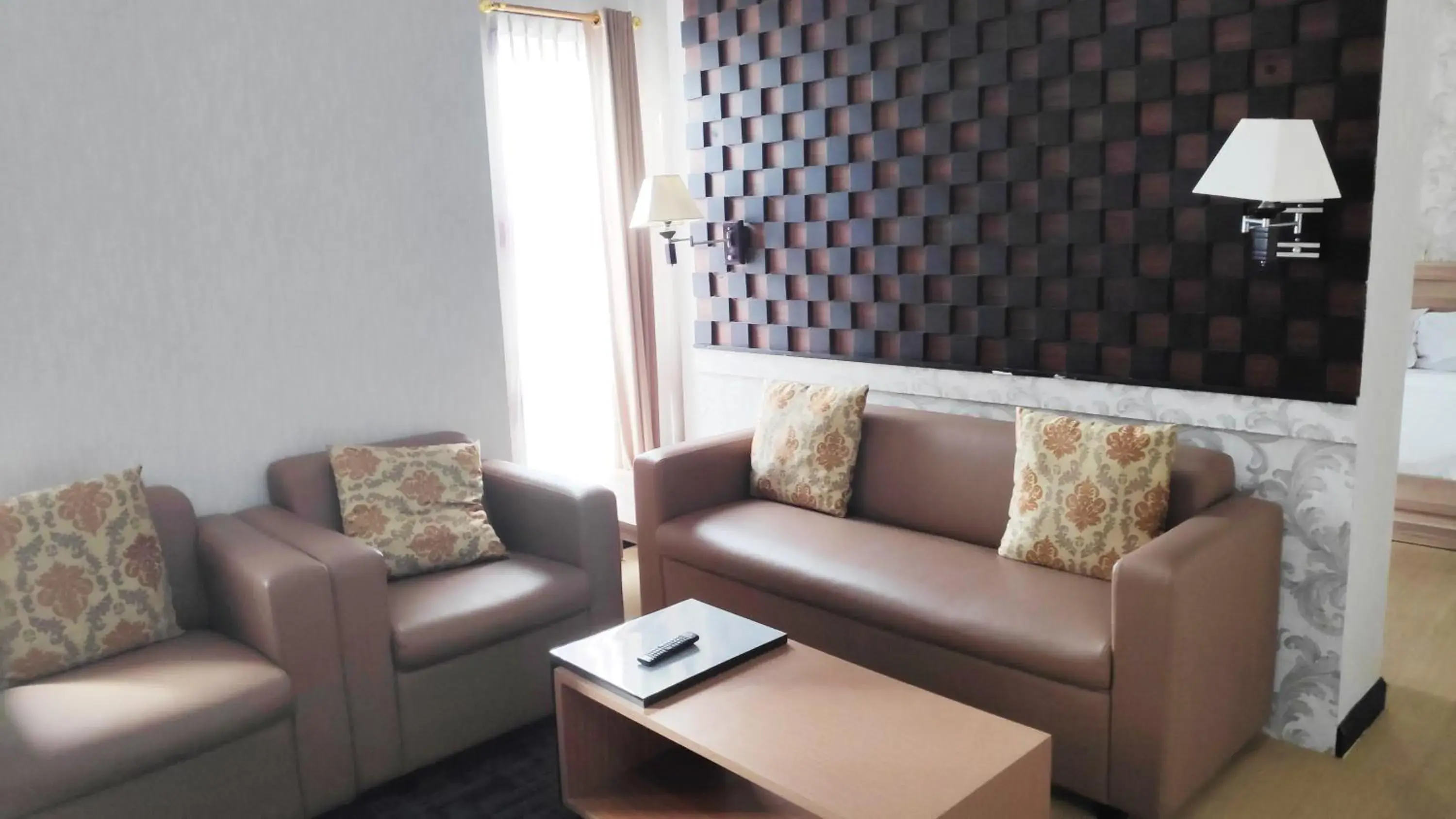 Living room, Seating Area in Puri Saron Denpasar Hotel