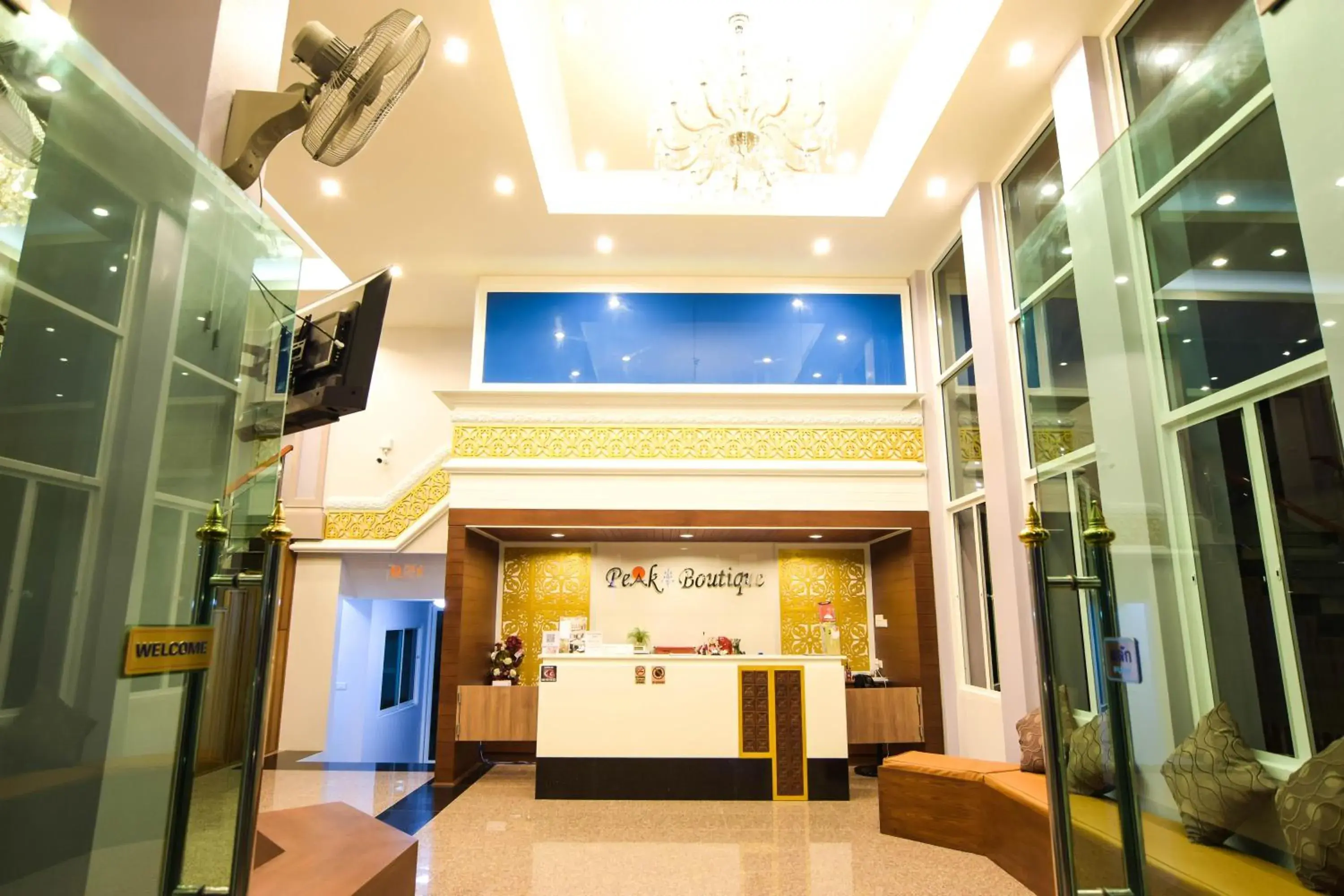Communal lounge/ TV room, Lobby/Reception in Peak Boutique City Hotel Krabi