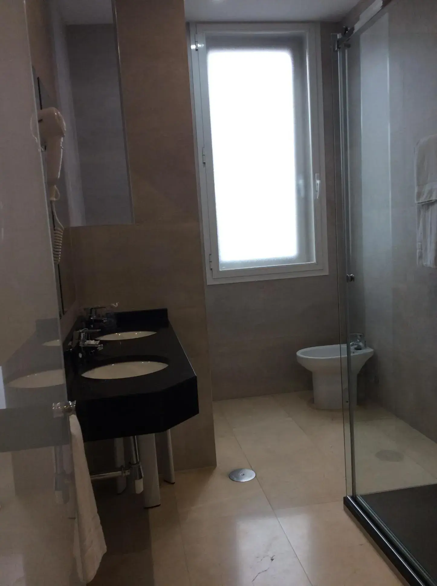 Toilet, Bathroom in Hotel Ciudad de Fuenlabrada