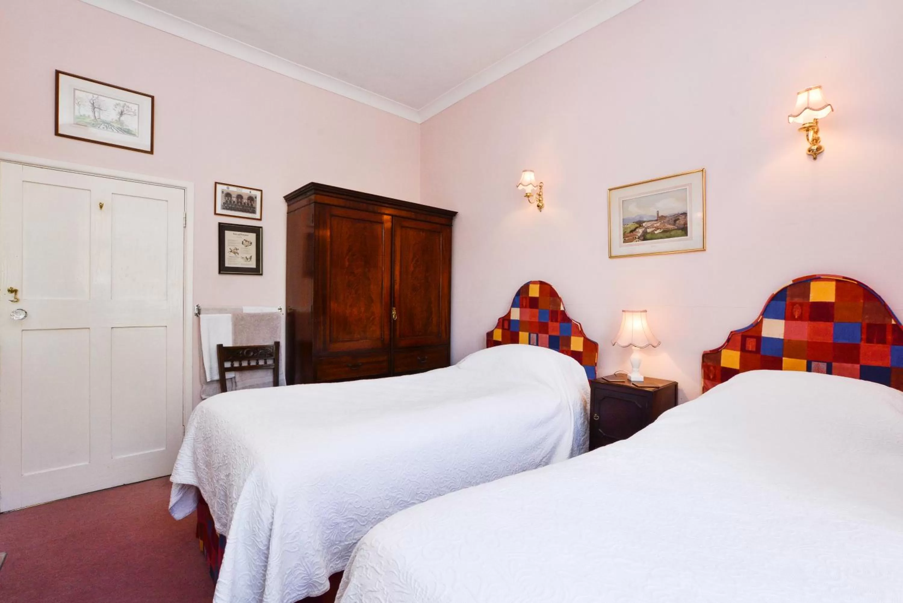 Bedroom, Bed in The Old School