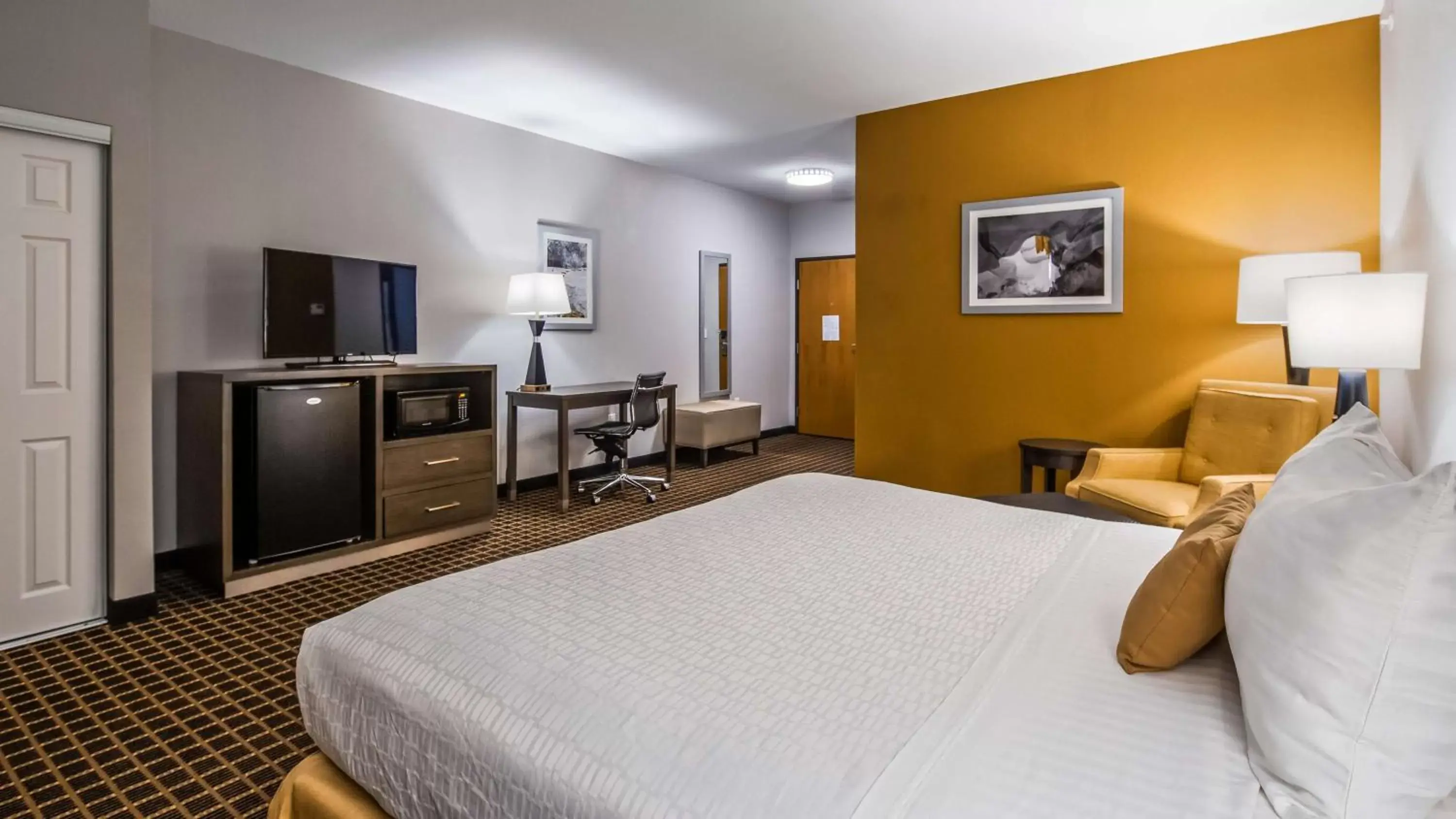 King Room - Non-Smoking in Best Western Plus Lampasas Inn & Suites King Room - Non-Smoking in Best Western Plus Lampasas Inn & Suites