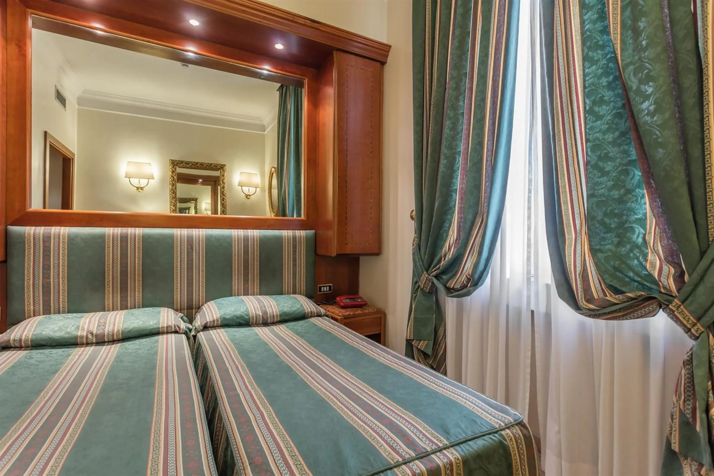 Bedroom, Bed in Raeli Hotel Luce