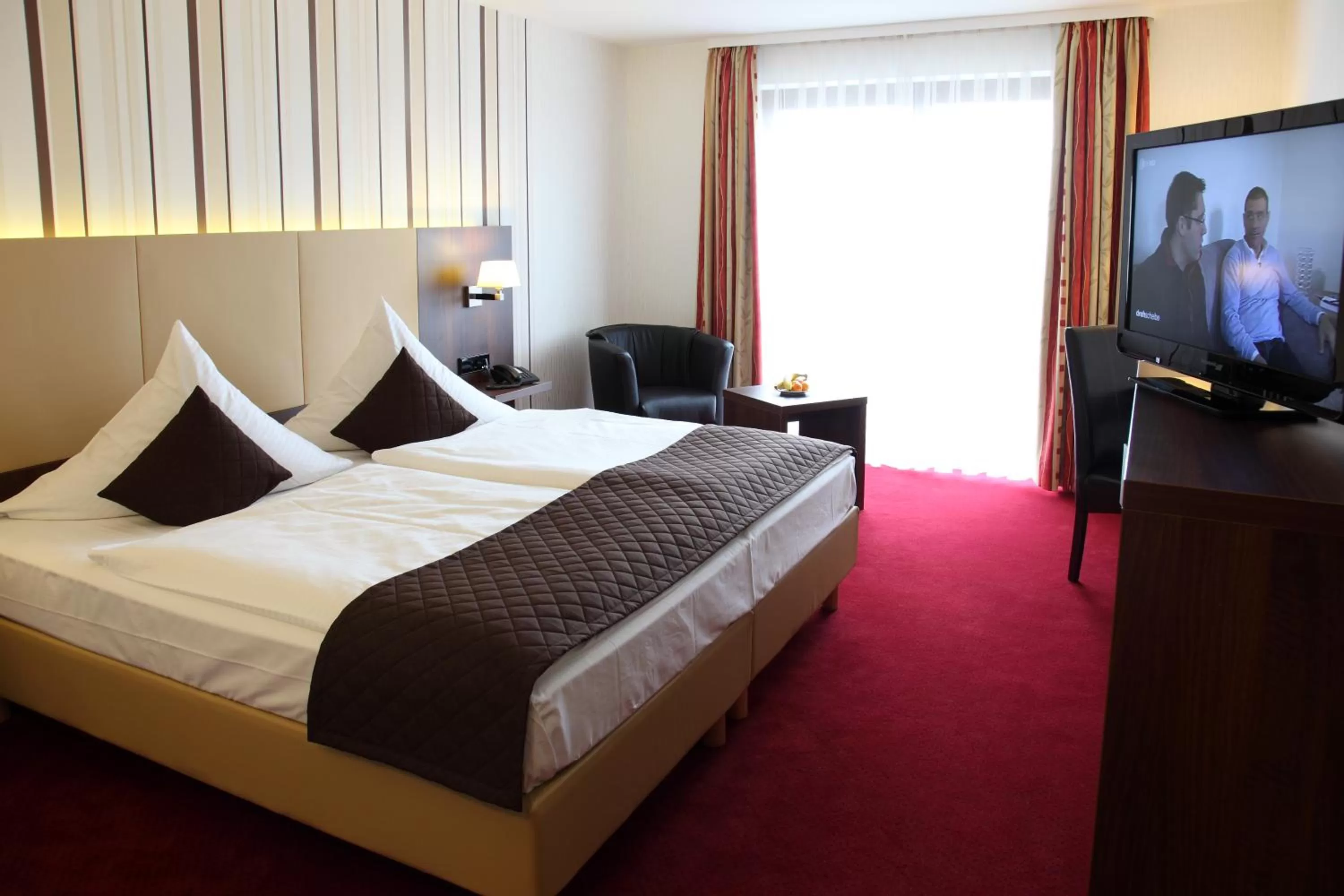 Bedroom, Bed in Lobinger-Parkhotel