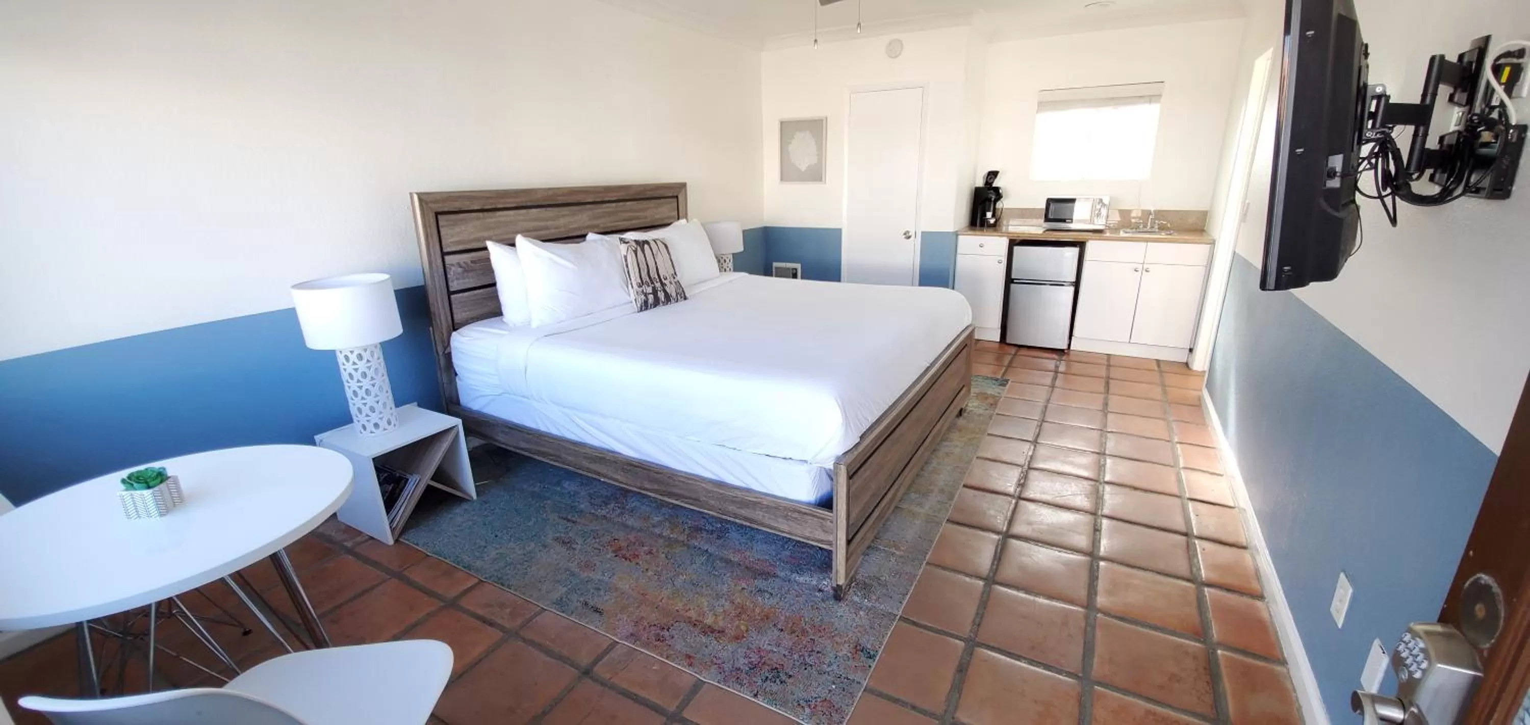 Standard King Room in Sand Castle