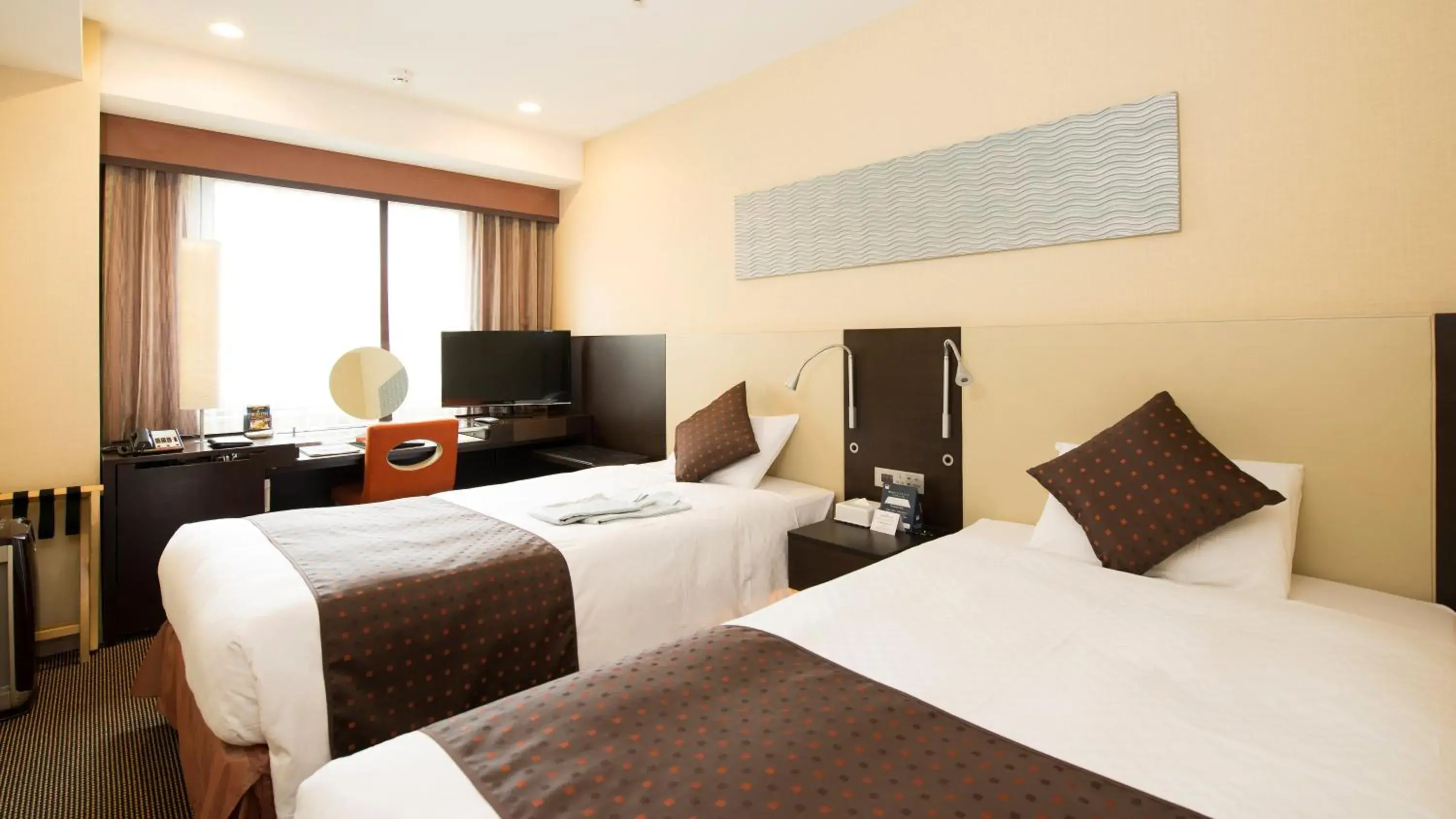 Photo of the whole room, Bed in Hotel JAL City Kannai Yokohama