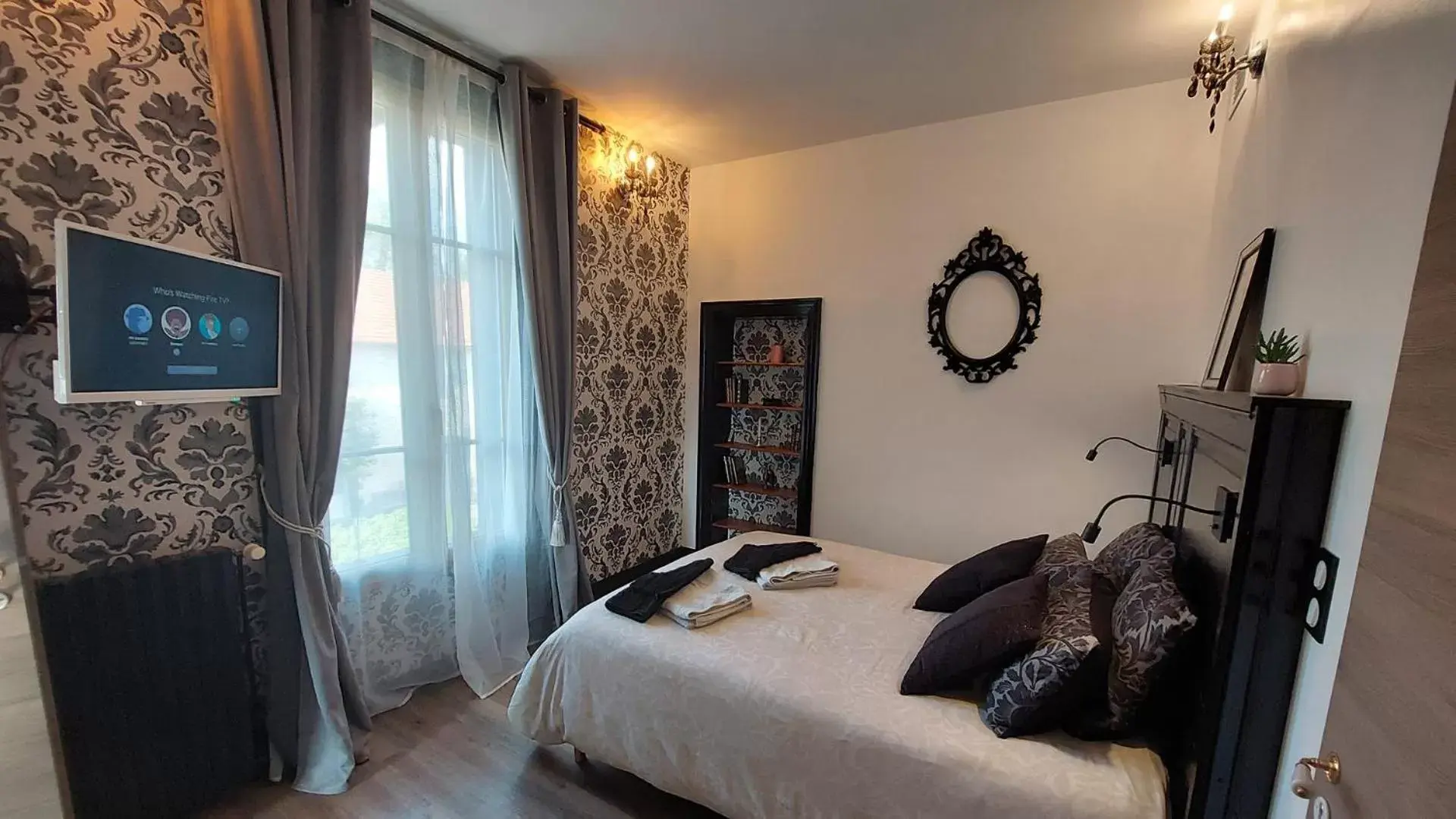 Double Room - single occupancy in La Belle Epoque & Spa - Maison d'hôtes Double Room - single occupancy in La Belle Epoque & Spa - Maison d'hôtes