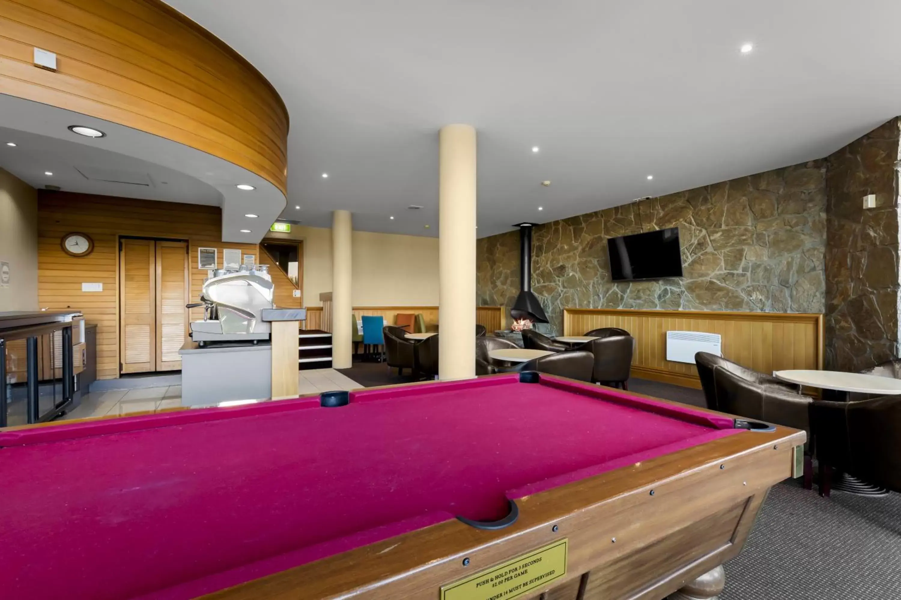 Lounge or bar, Billiards in Copthorne Hotel & Apartments Queenstown Lakeview