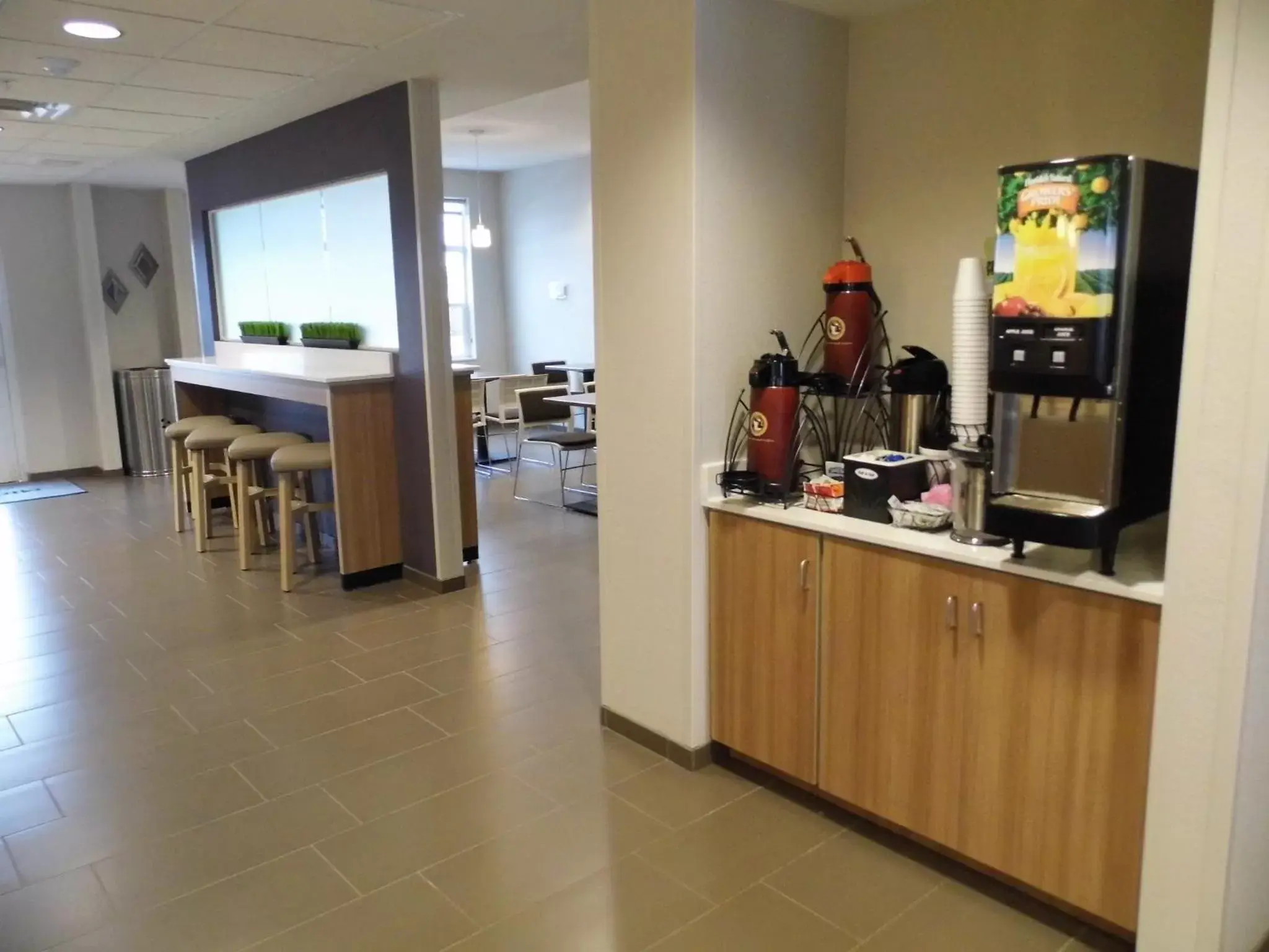 Breakfast in Microtel Inn & Suites by Wyndham Vernal/Naples Breakfast in Microtel Inn & Suites by Wyndham Vernal/Naples