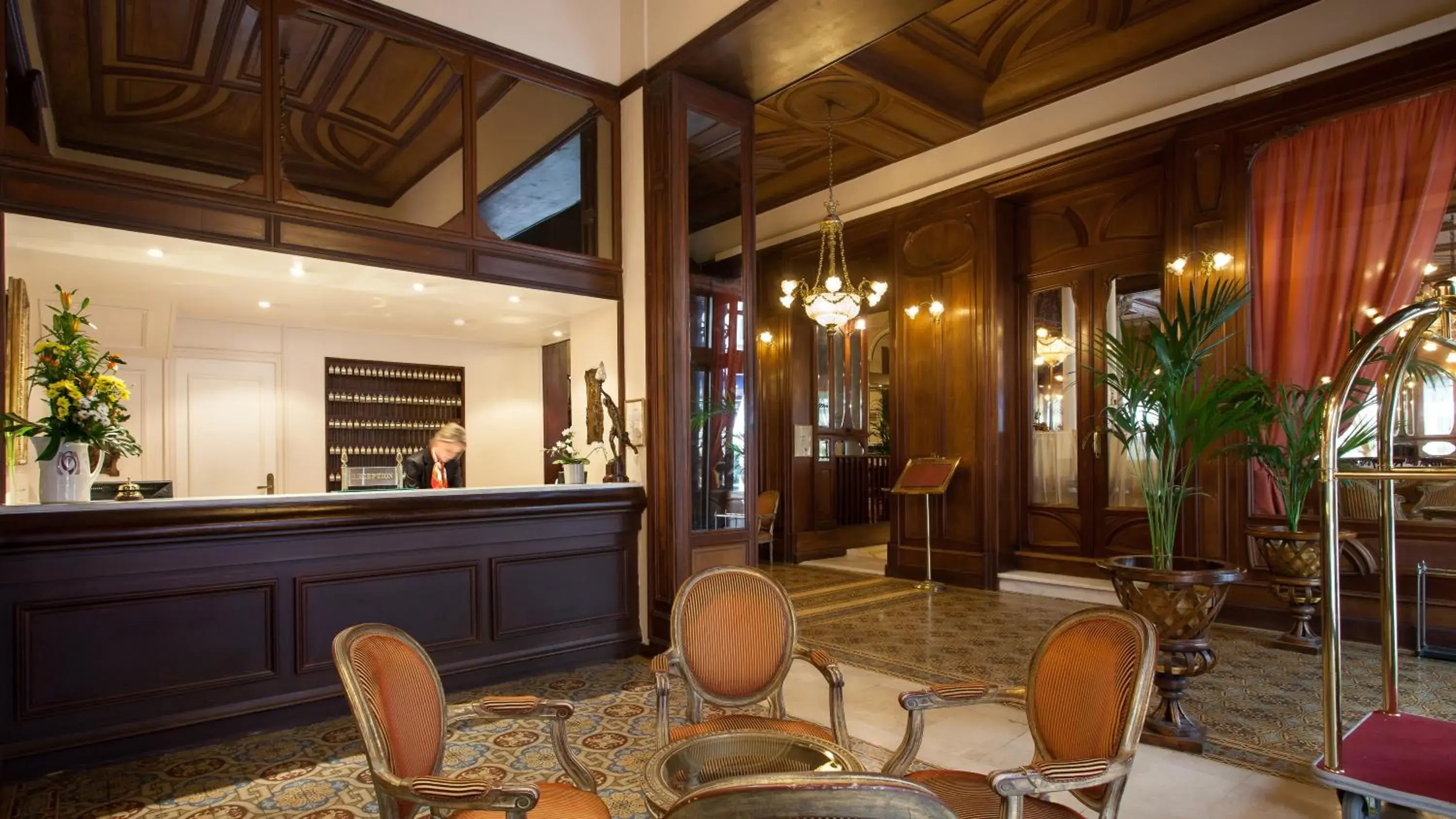 Staff, Lobby/Reception in Grand Hôtel Moderne