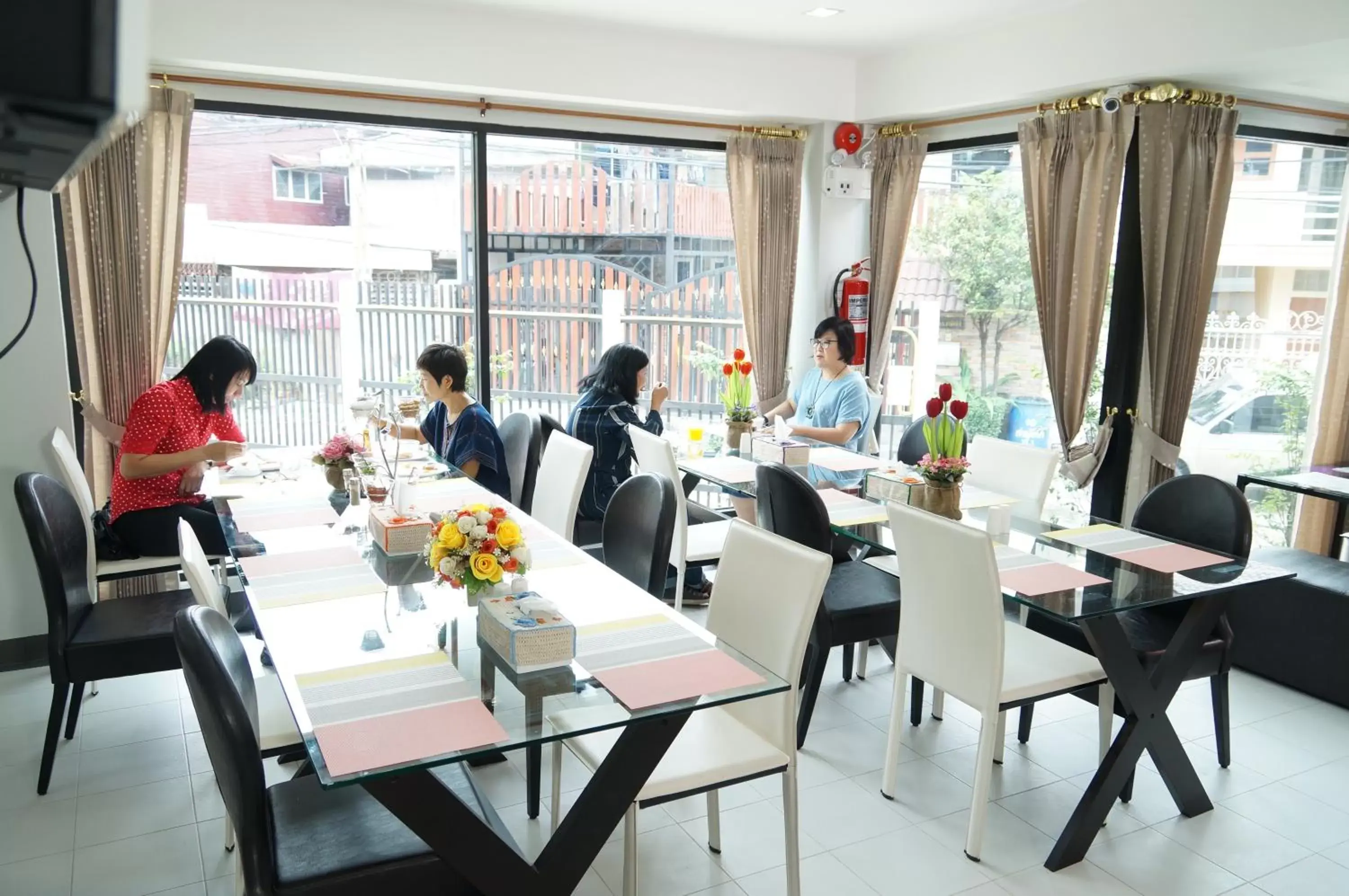 Dining area, Restaurant/Places to Eat in Ma Non Nont Hotel & Apartment