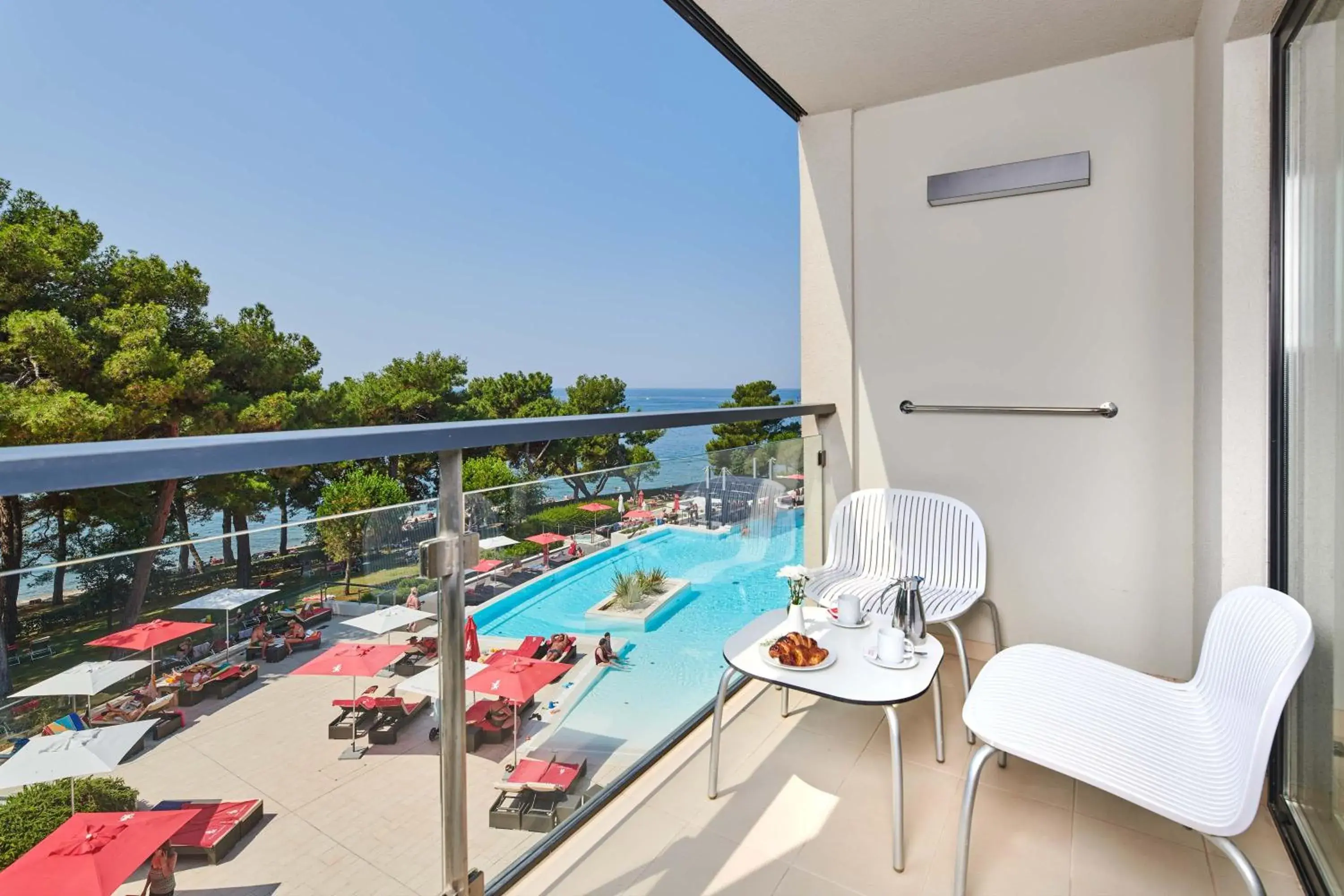 Bathroom, Pool View in Hotel Parentium Plava Laguna