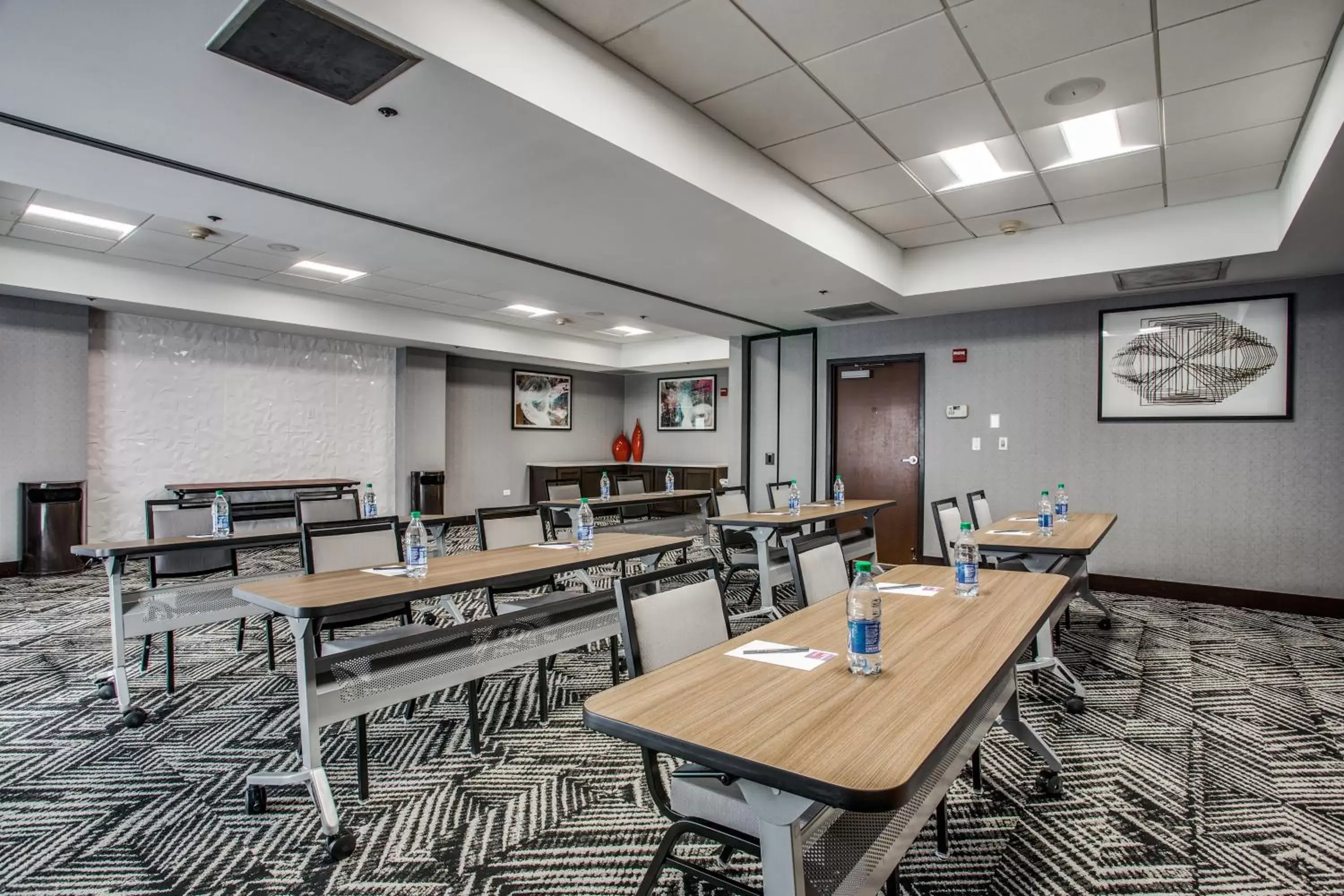 Meeting/conference room, Restaurant/Places to Eat in Hyatt Place Fort Worth / Cityview