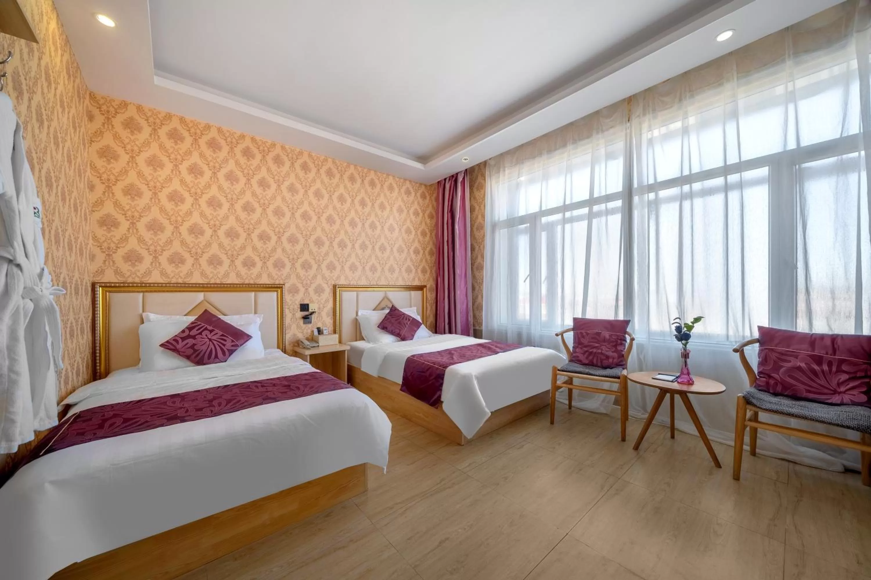 Photo of the whole room, Bed in XinQihang Hotel Harbin Taiping Airport