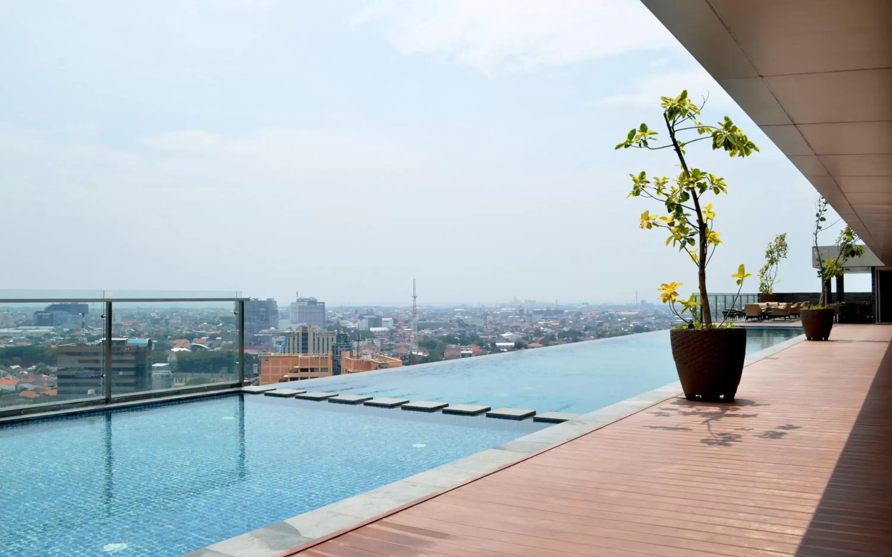 Swimming Pool in Louis Kienne Hotel Simpang Lima