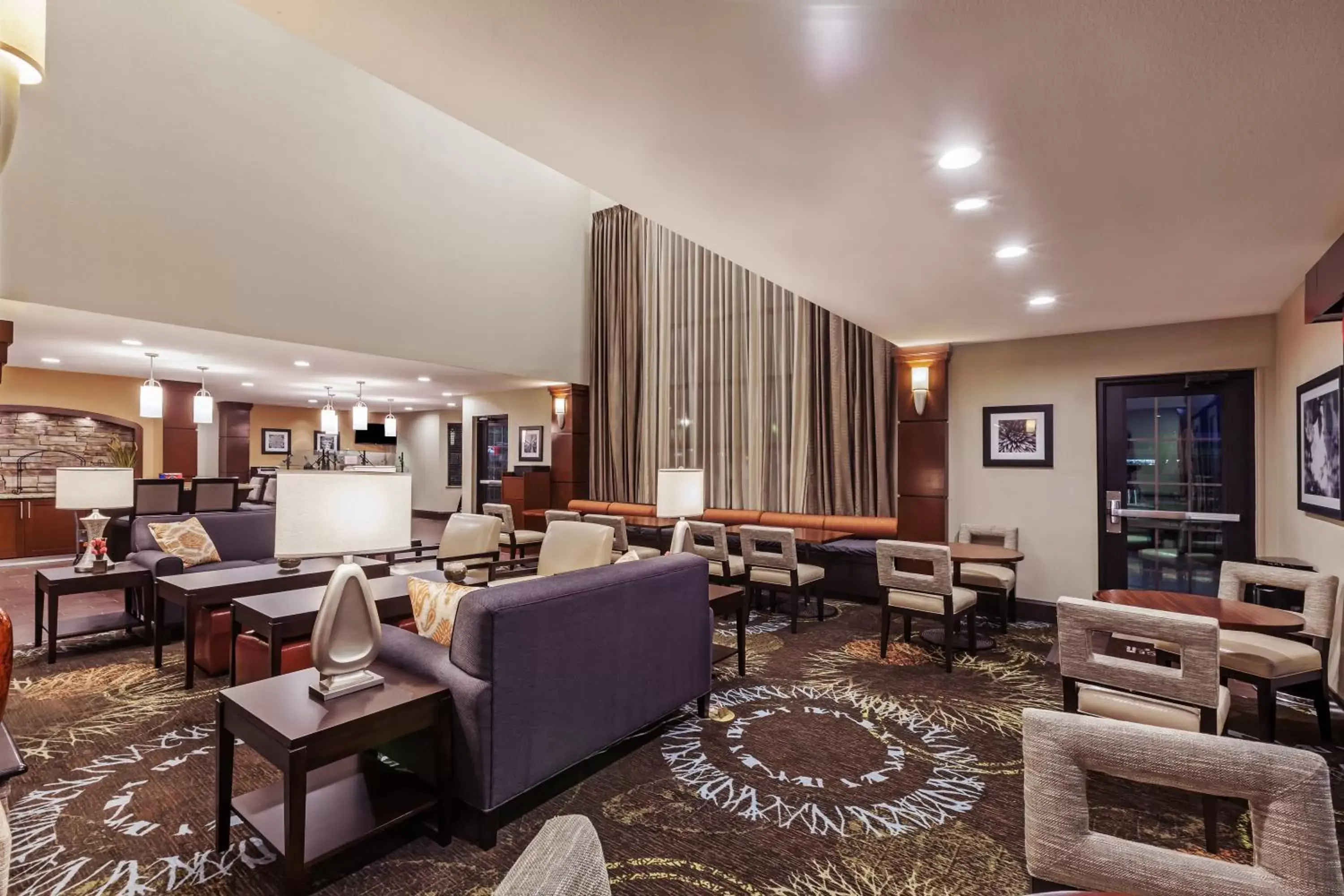 Property building, Lounge/Bar in Staybridge Suites Fort Worth Fossil Creek, an IHG Hotel