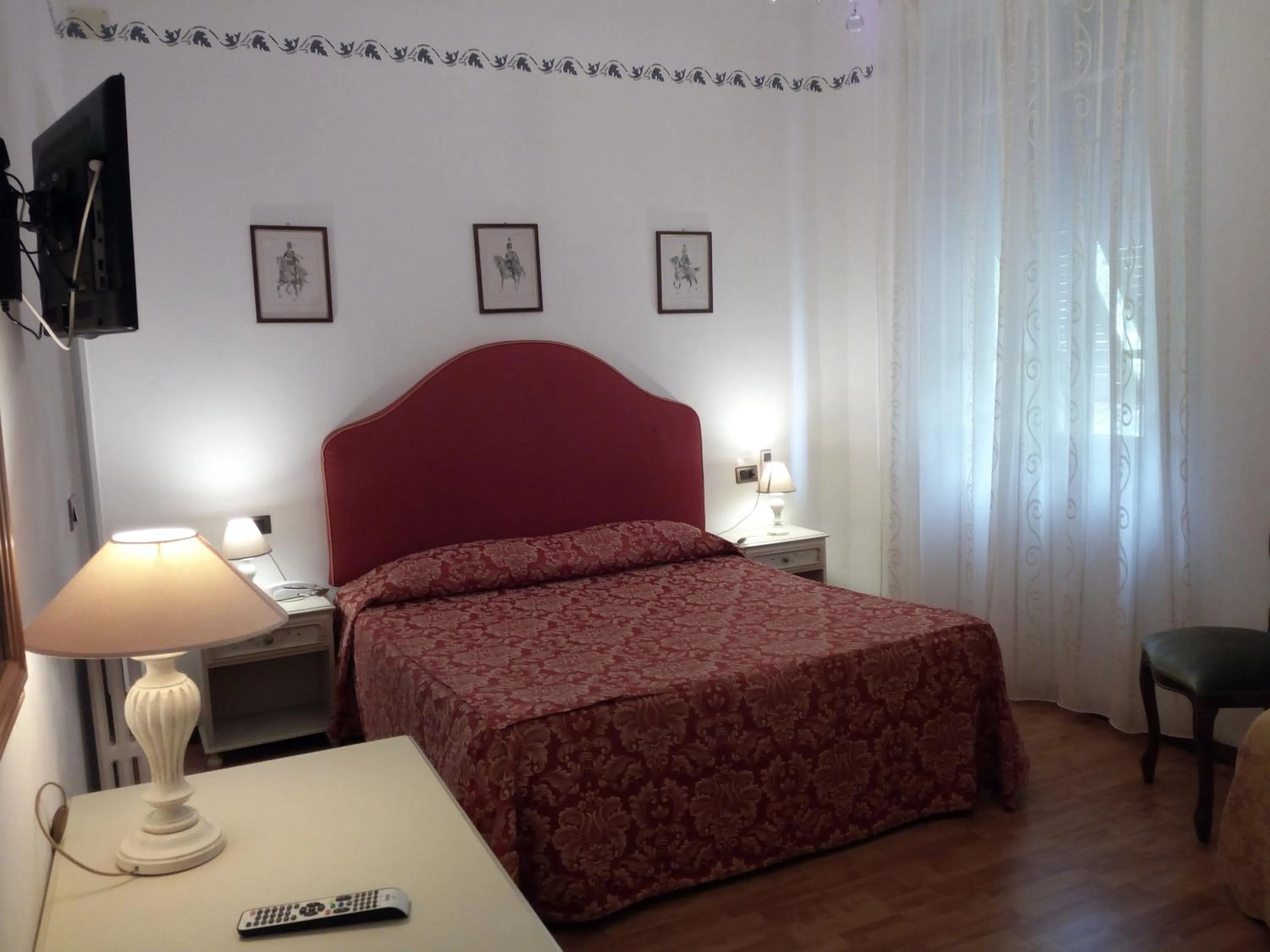 Bed in Hotel La Vela-Castello Il Rifugio